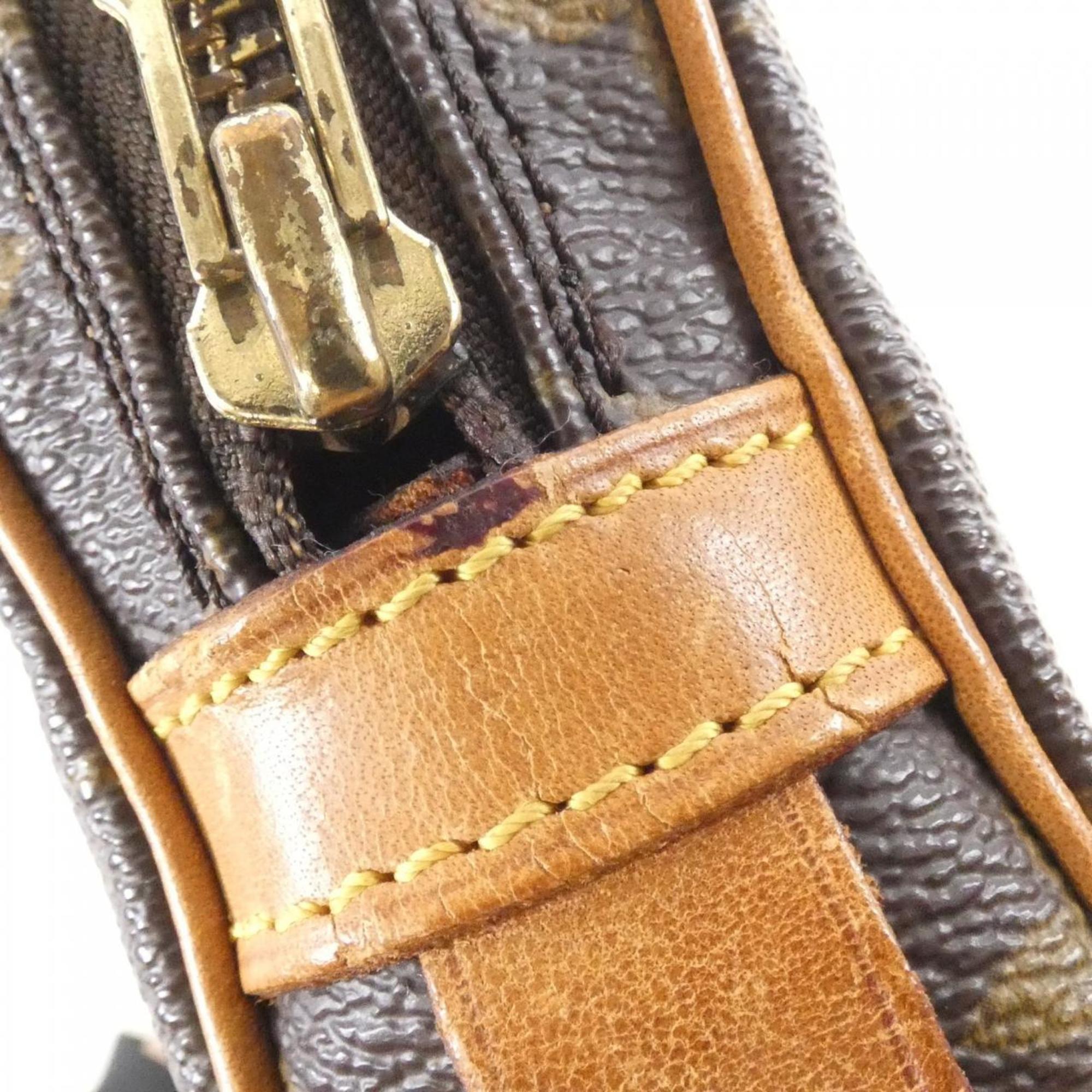 Louis Vuitton Marron Coated Canvas Shoulder Bag (Pre-Owned)