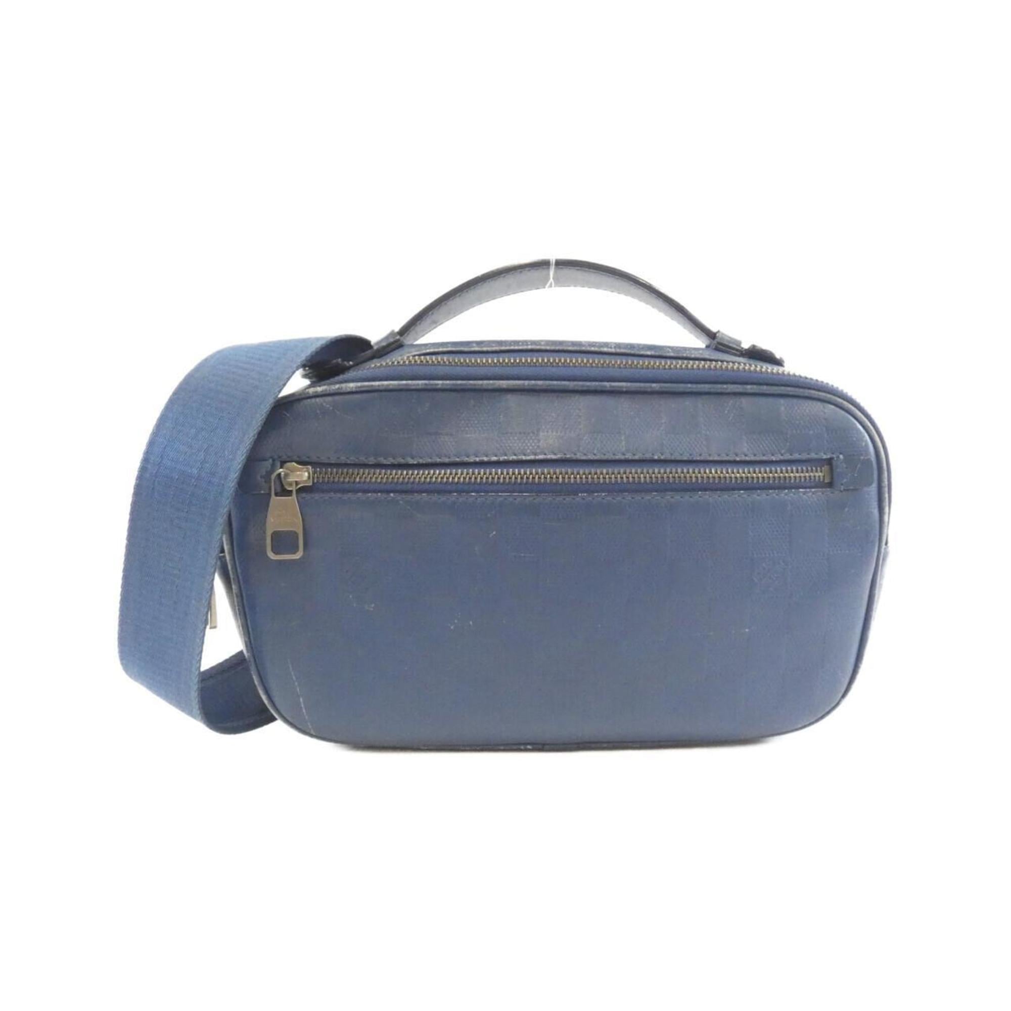 Louis Vuitton Matte Silver Leather Shoulder Bag (Pre-Owned)