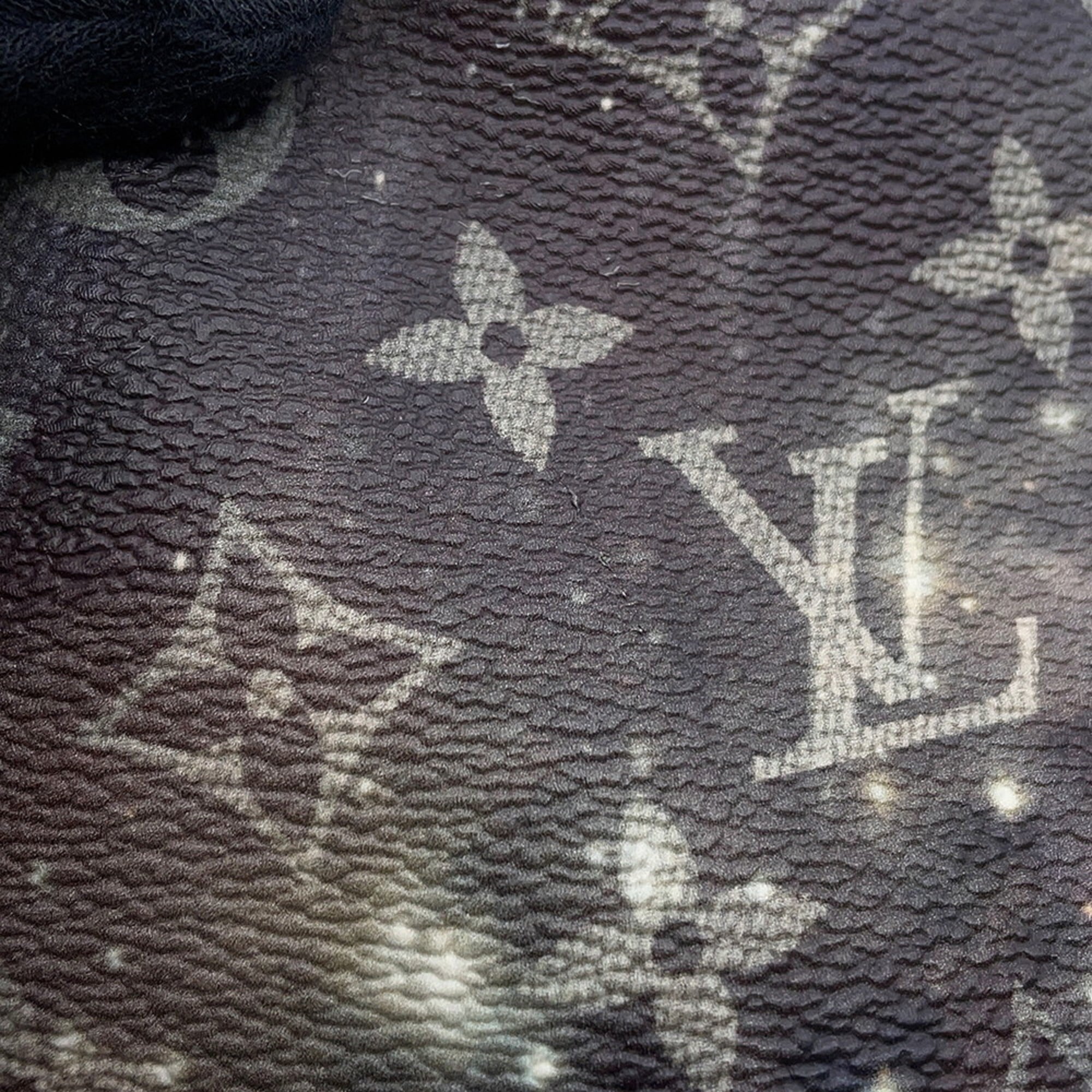 Louis Vuitton Black Noir Shoulder Bag (Pre-Owned)