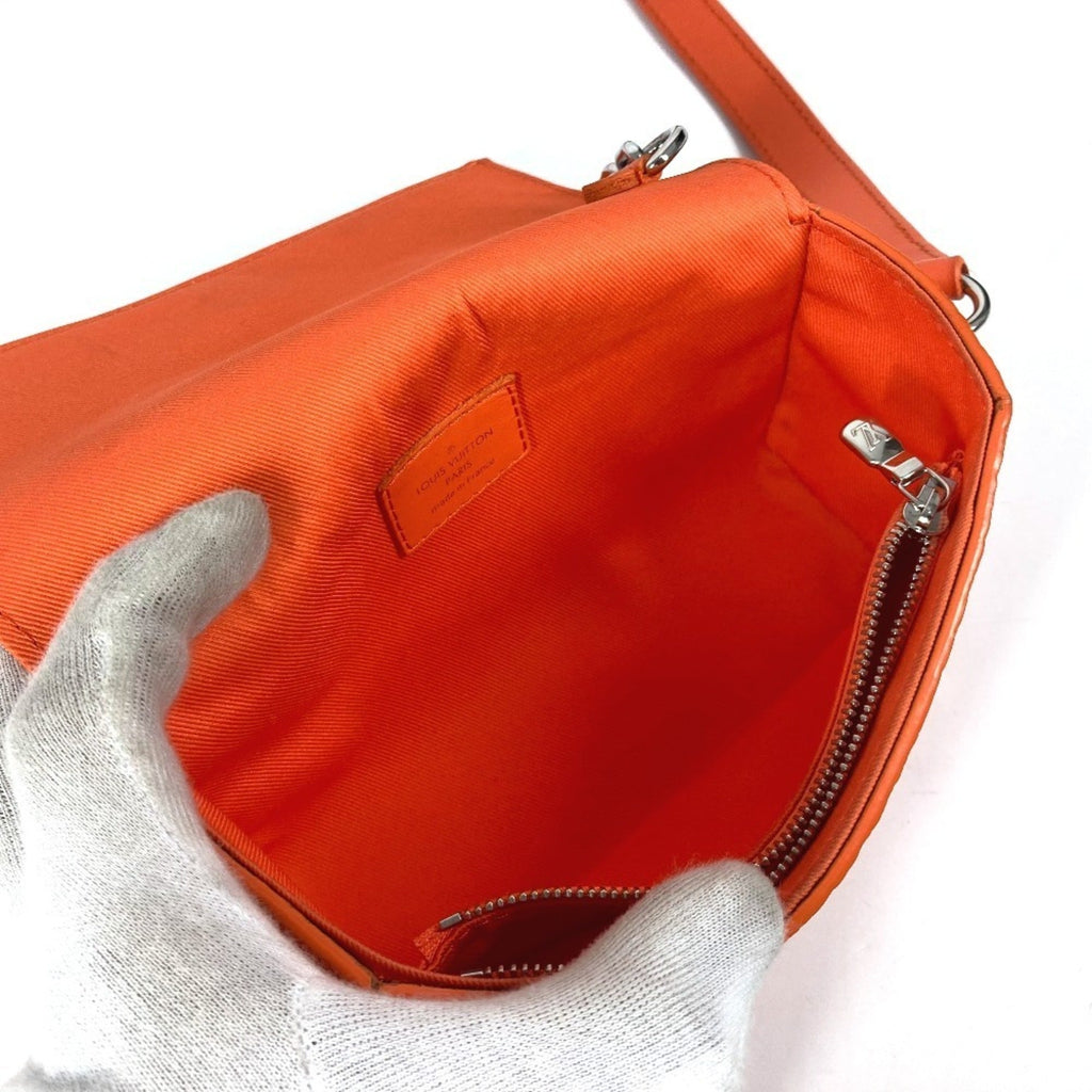Louis Vuitton Orange Leather Pochette Shoulder Bag (Pre-Owned)