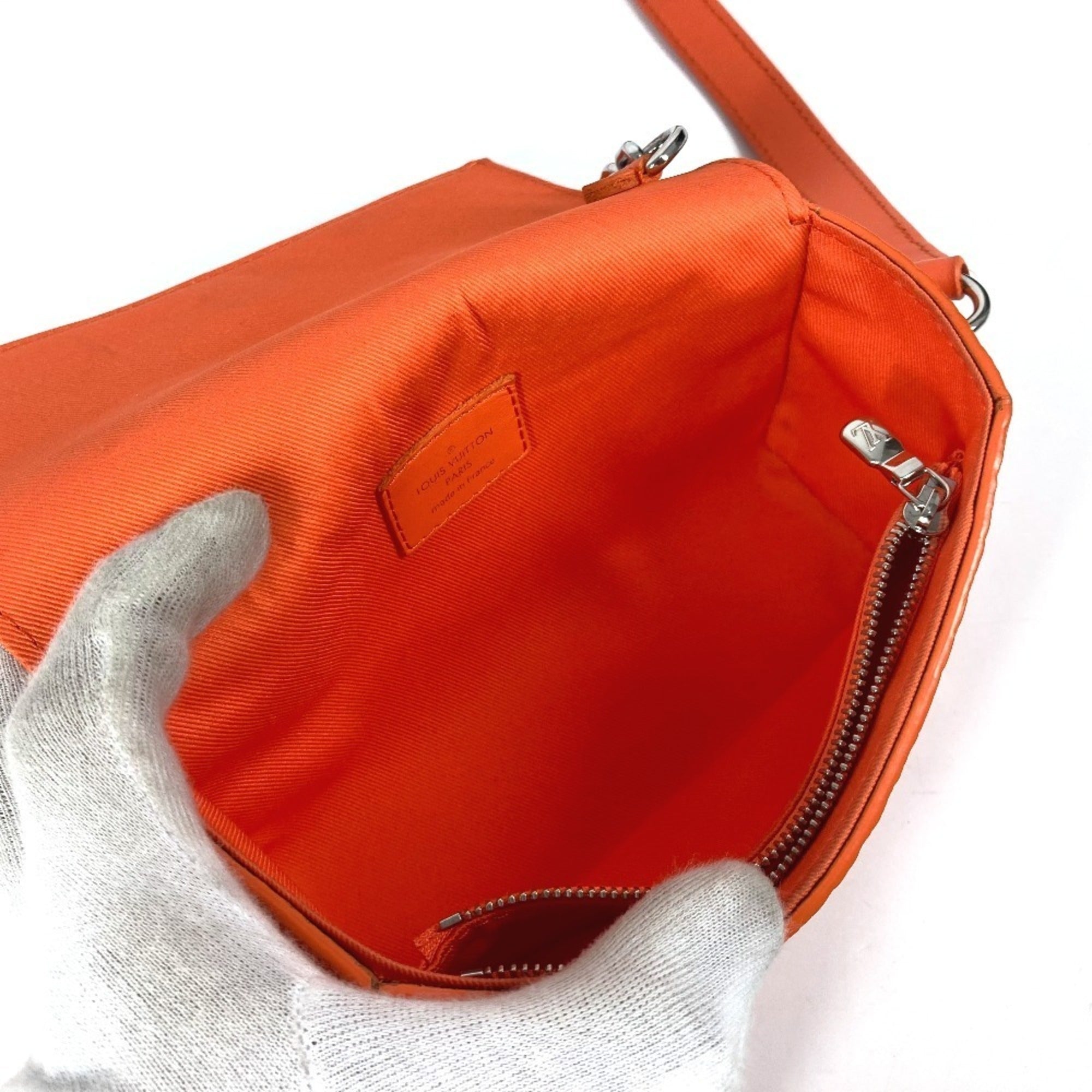 Louis Vuitton Orange Leather Pochette Shoulder Bag (Pre-Owned)