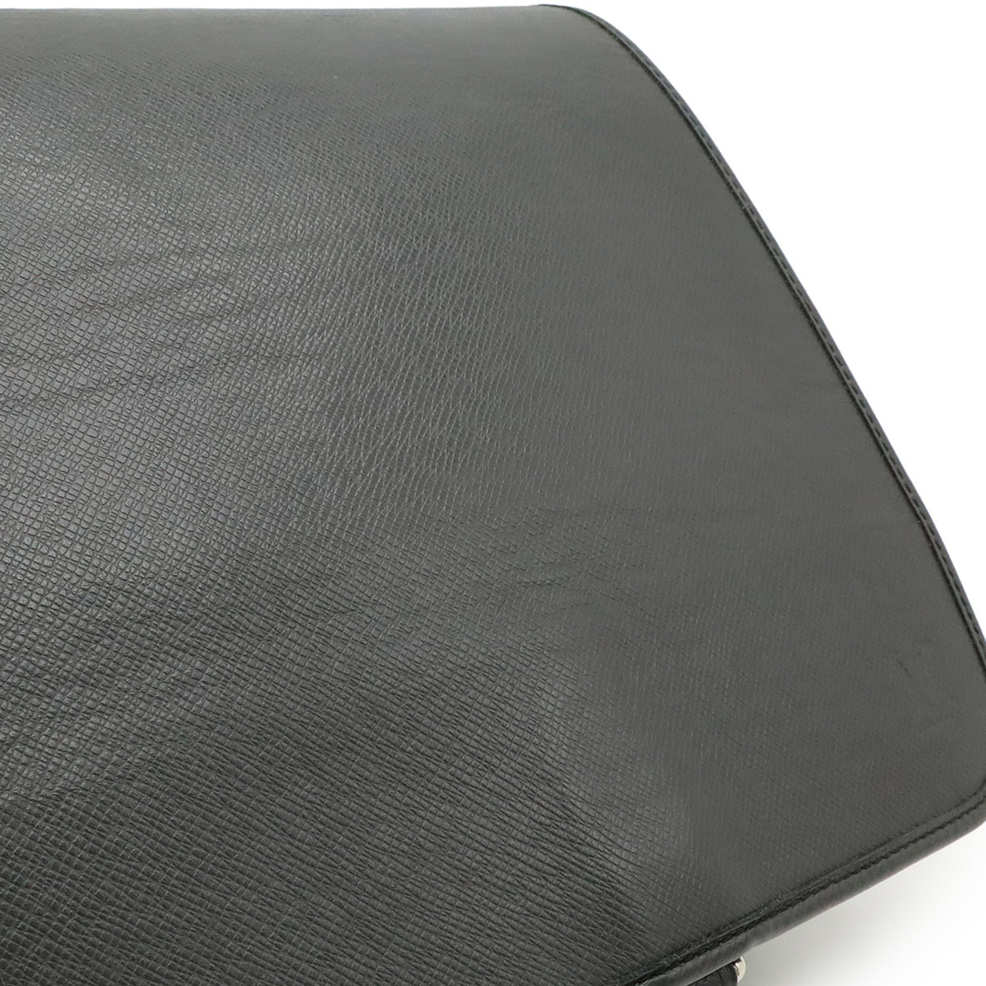 Louis Vuitton Ardoise Black Taiga Leather Shoulder Bag (Pre-Owned)