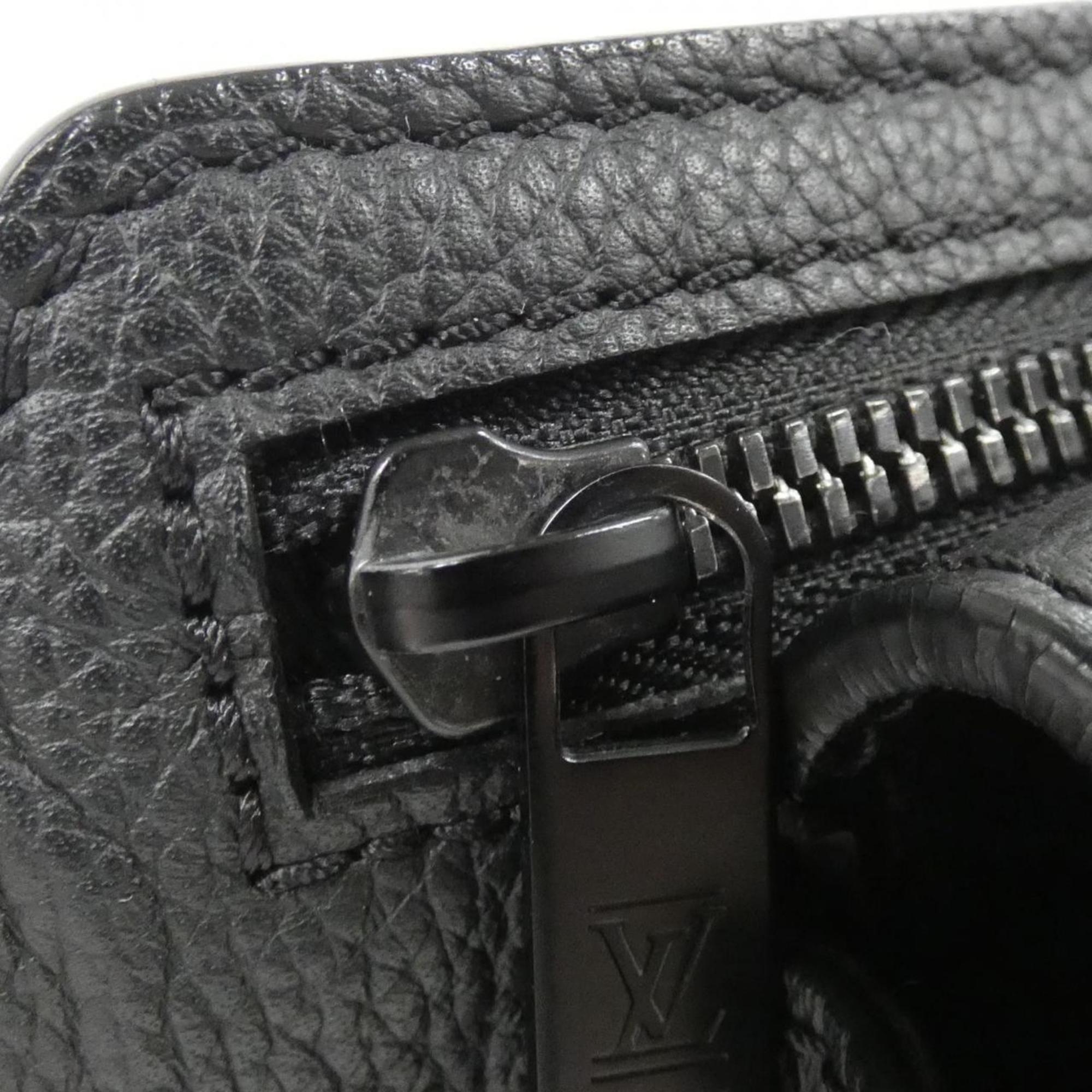 Louis Vuitton Black Leather Shoulder Bag (Pre-Owned)