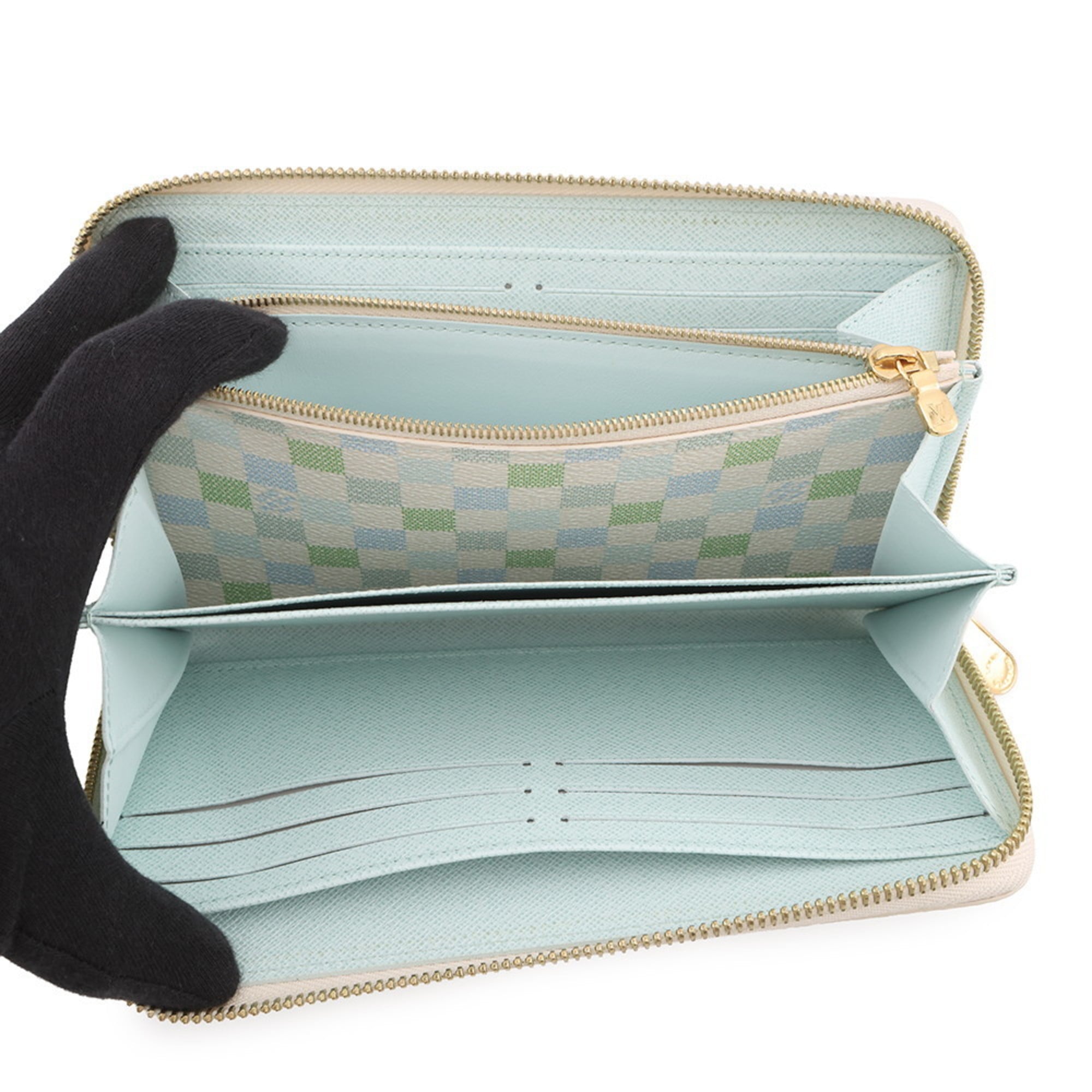 Louis Vuitton Beige Light Green Long Wallet (Bi-Fold) (Pre-Owned)