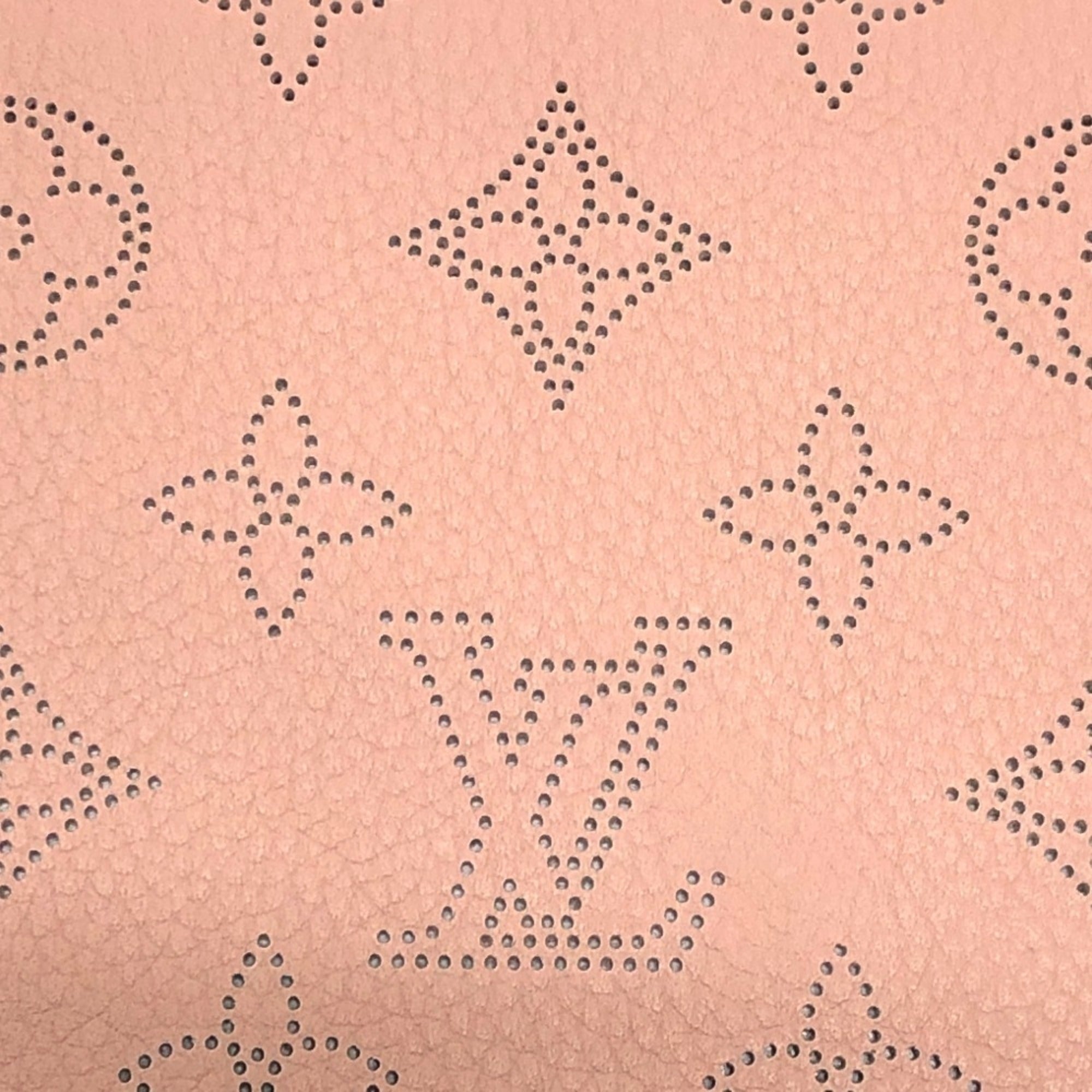 Louis Vuitton Mahina Pink Mahina Leather Long Wallet (Bi-Fold) (Pre-Owned)
