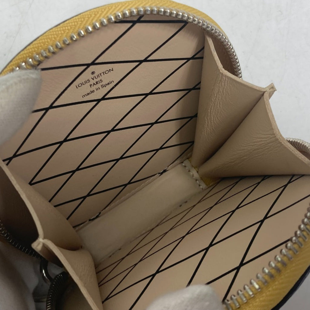 Louis Vuitton Beige Coin Purse/Coin Case (Pre-Owned)