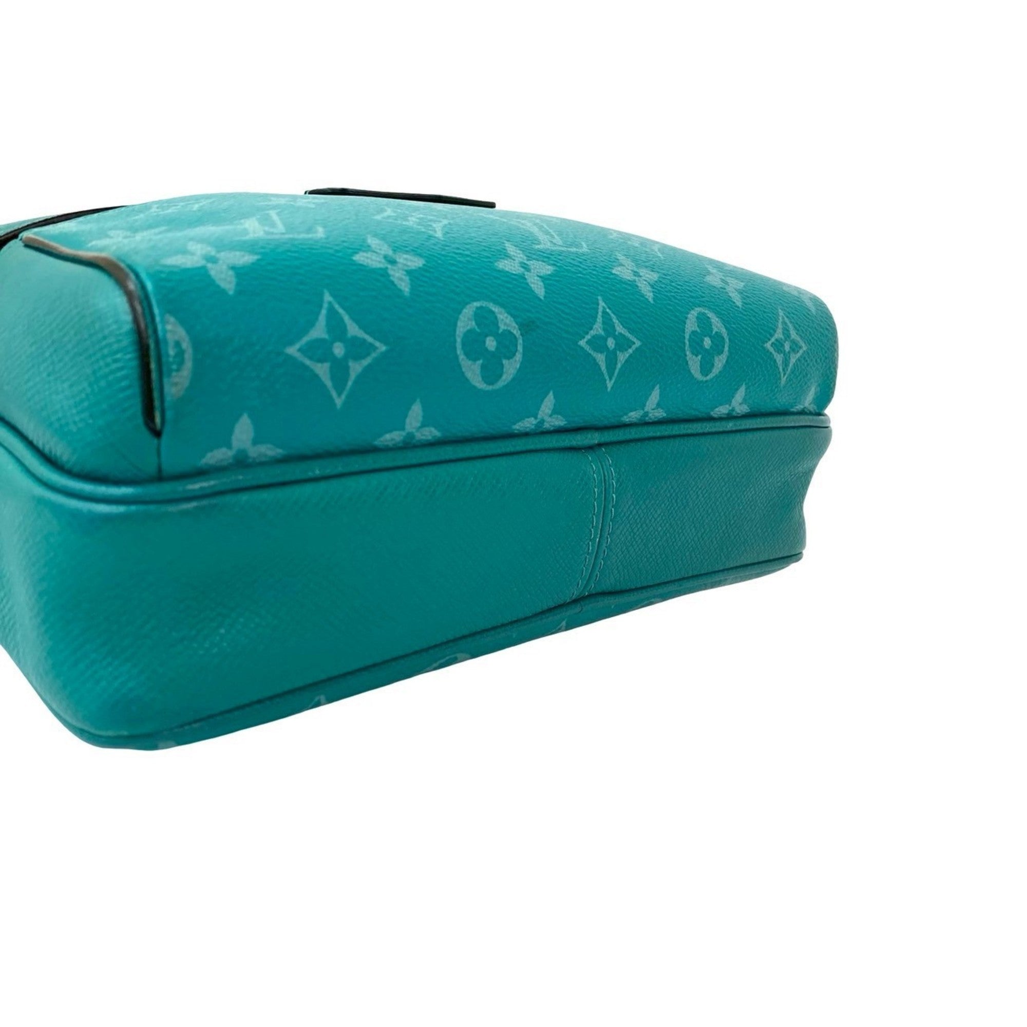 Louis Vuitton Green Leather Shoulder Bag (Pre-Owned)