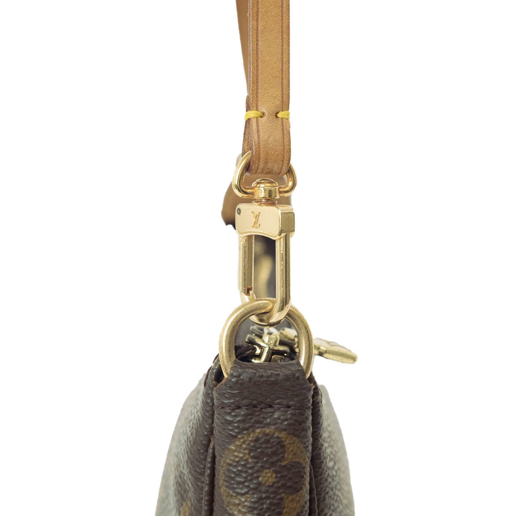 Louis Vuitton Monogram Monogram Pochette Pouch (Pre-Owned)