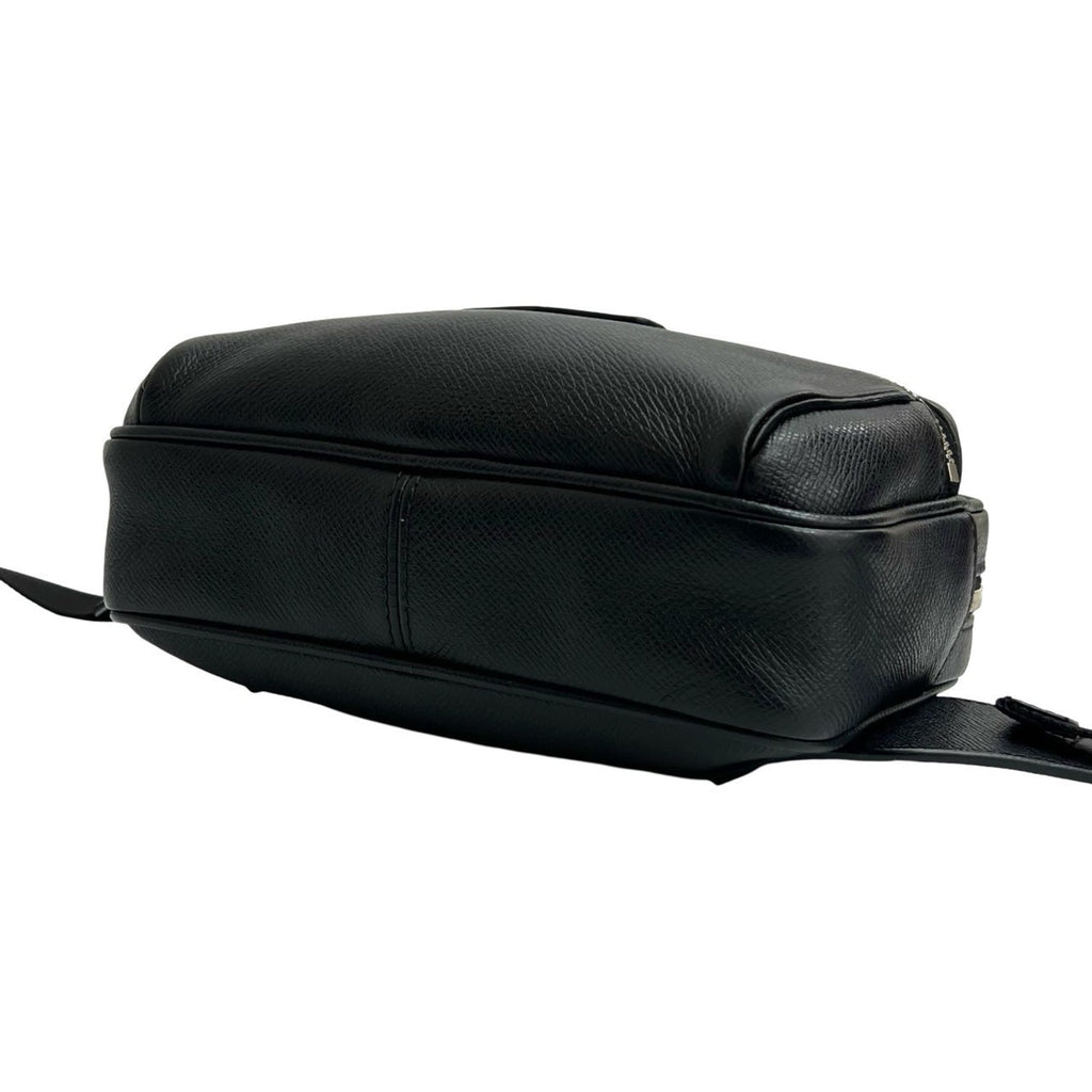 Louis Vuitton Black Leather Shoulder Bag Sling Bag (Pre-Owned)