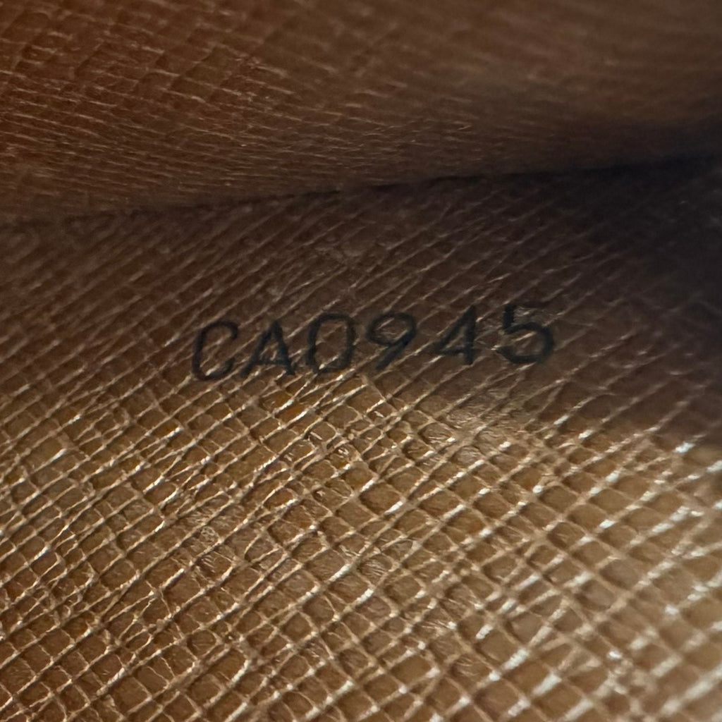 Louis Vuitton Brown Monogram Long Wallet (Bi-Fold) (Pre-Owned)