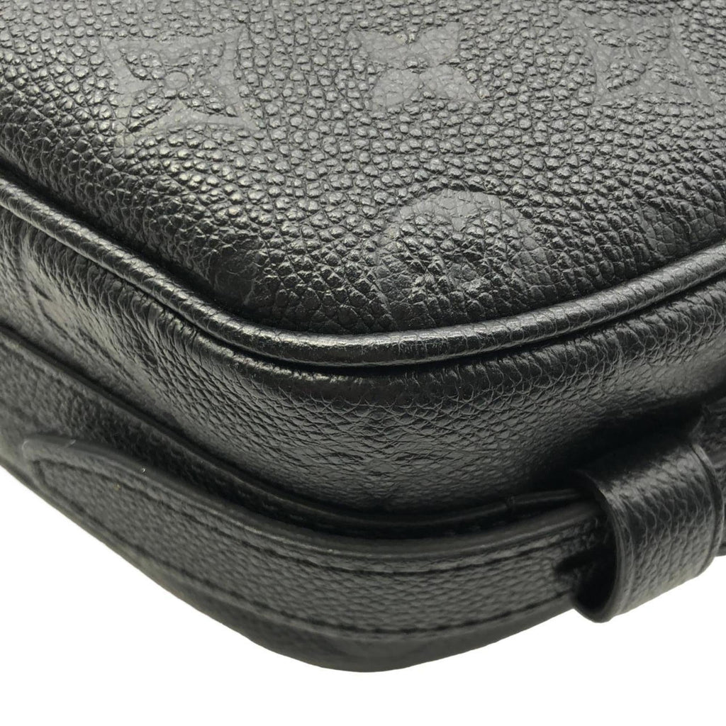 Louis Vuitton Black Leather Shoulder Bag (Pre-Owned)