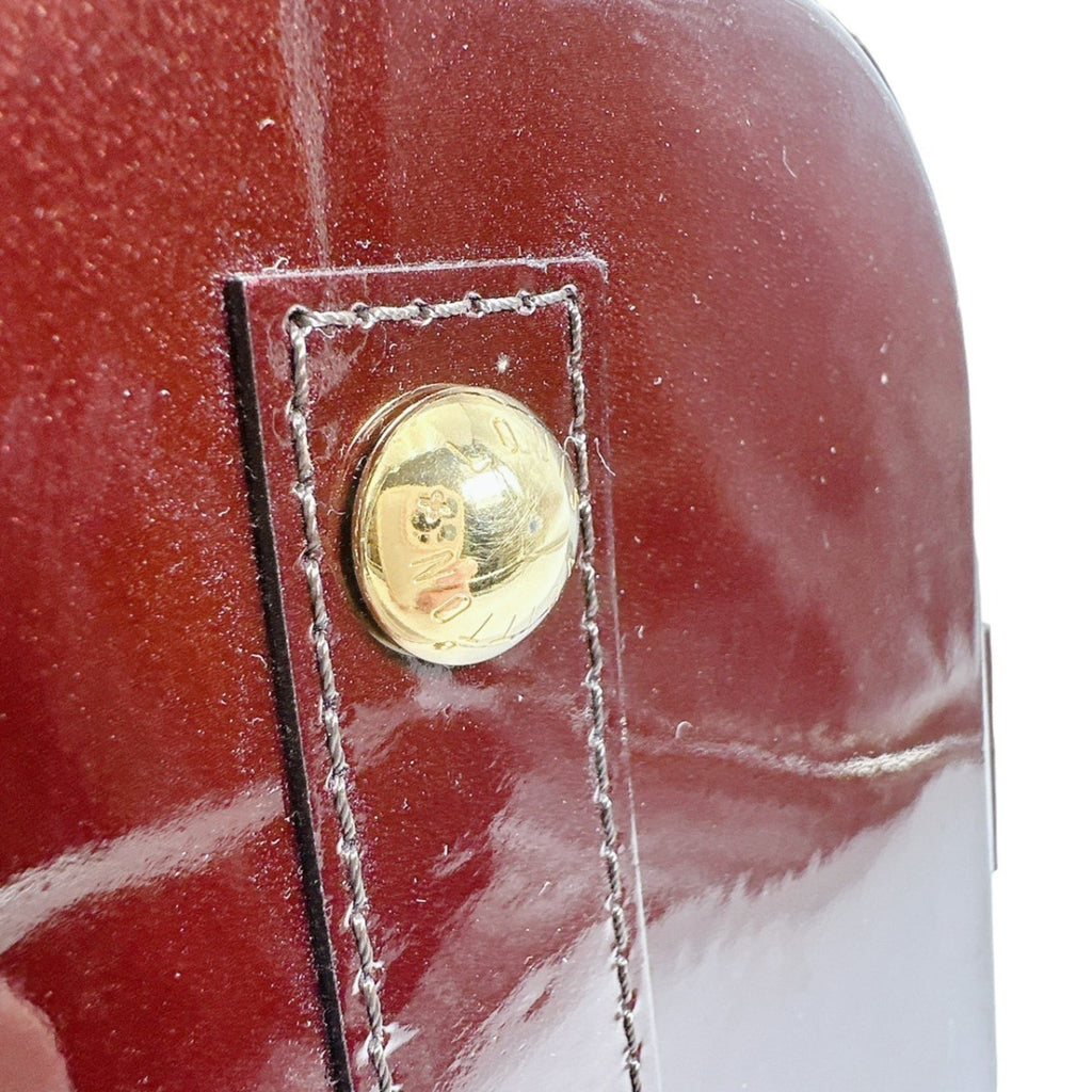 Louis Vuitton Red Color Wine Monogram Vernis Handbag (Pre-Owned)