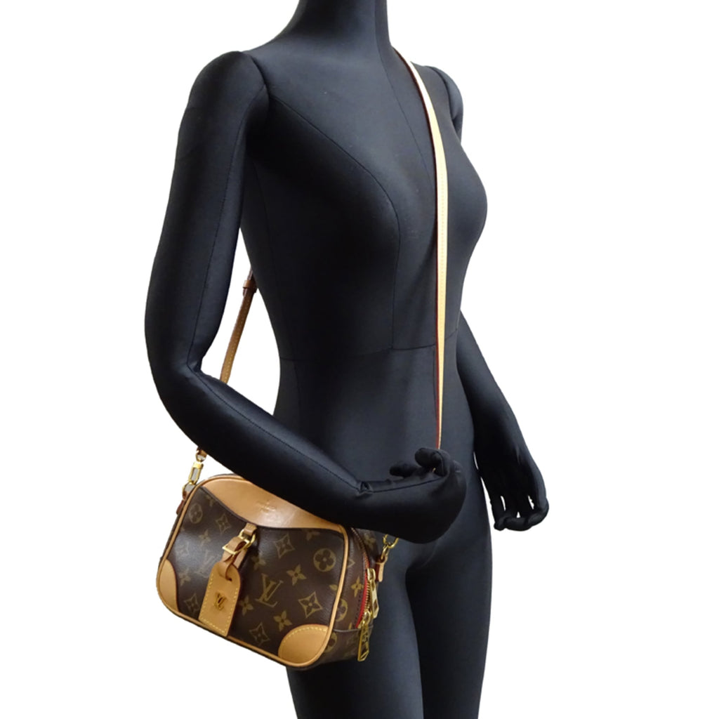 Louis Vuitton Brown Monogram Handbag (Pre-Owned)
