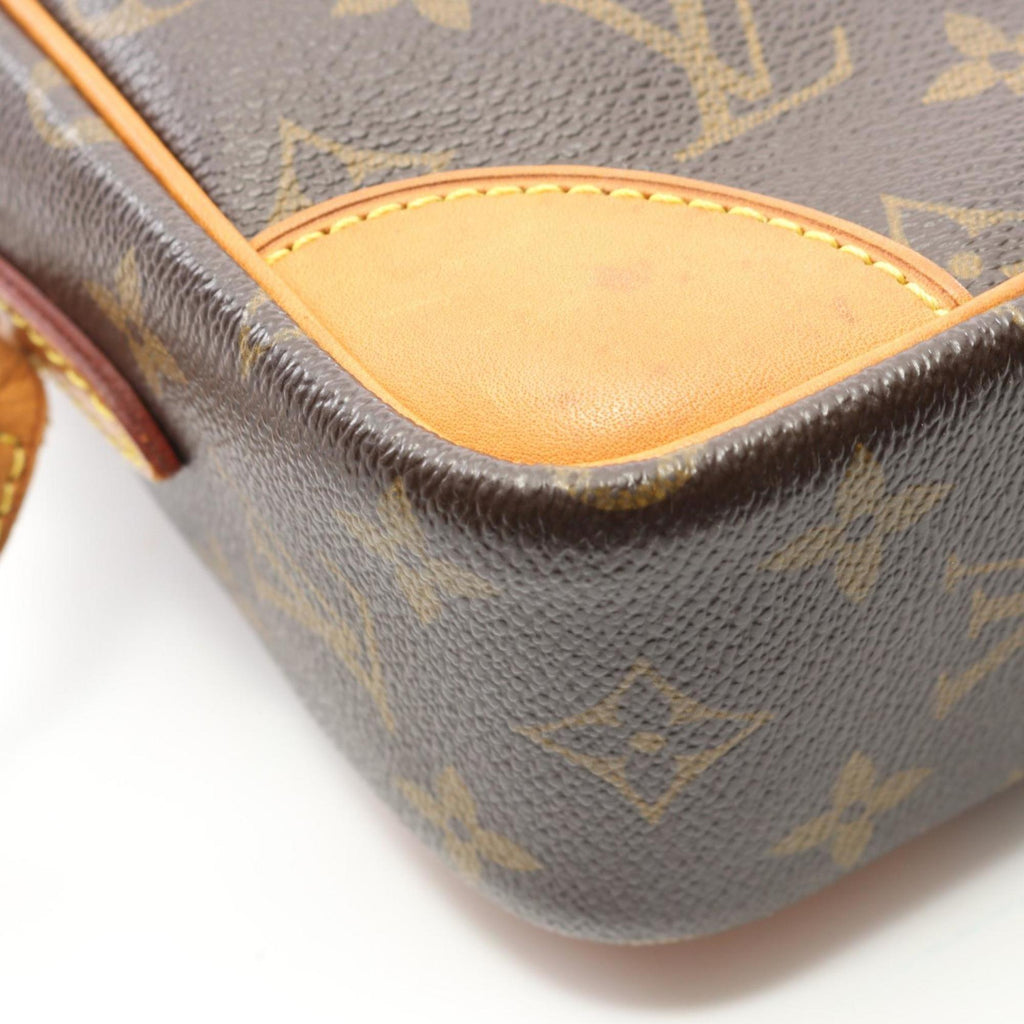 Louis Vuitton Brown Coated Canvas Shoulder Bag (Pre-Owned)