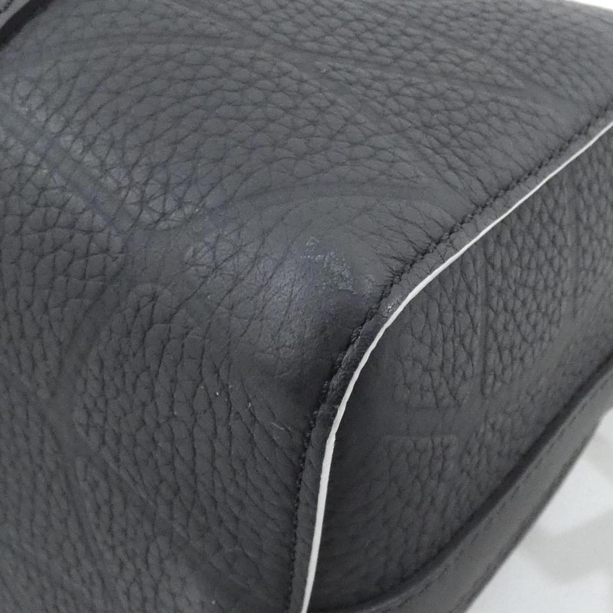 Louis Vuitton Black Leather Shoulder Bag (Pre-Owned)