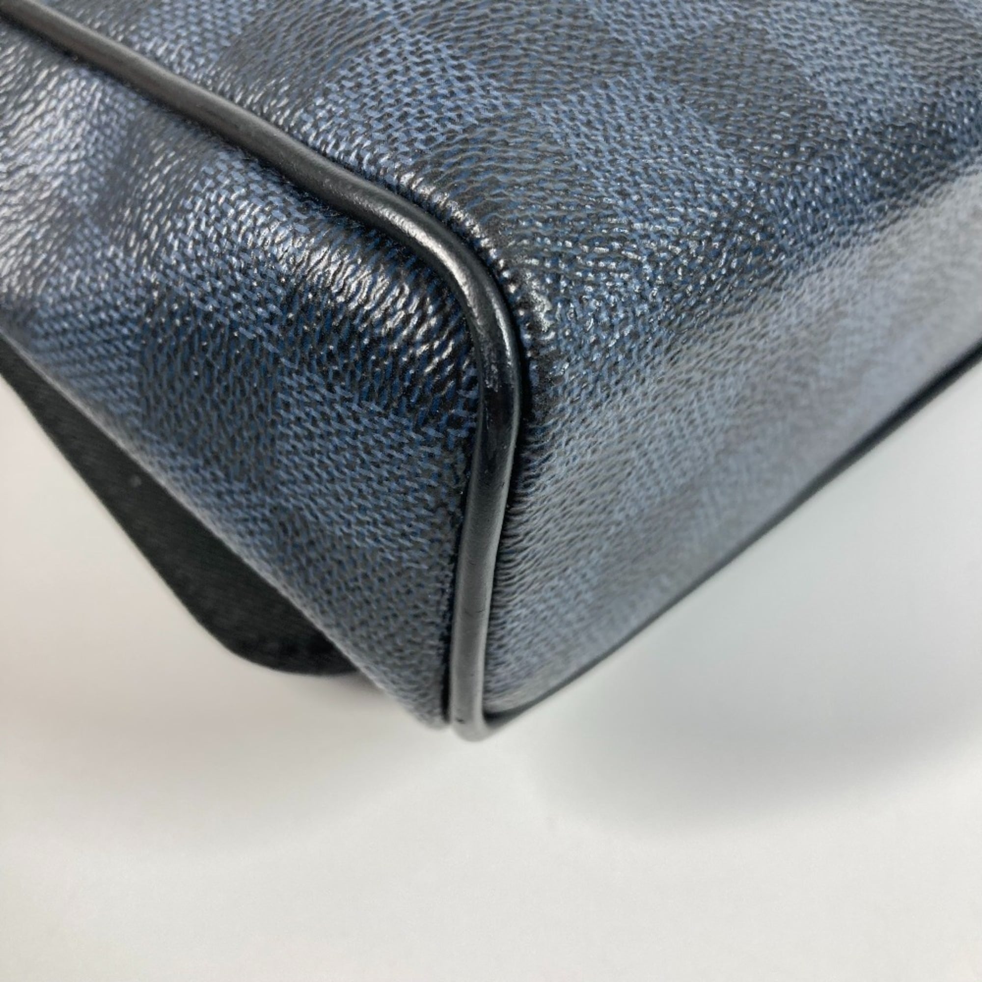 Louis Vuitton Damier Cobalt Multi-Color Navy Shoulder Bag (Pre-Owned)