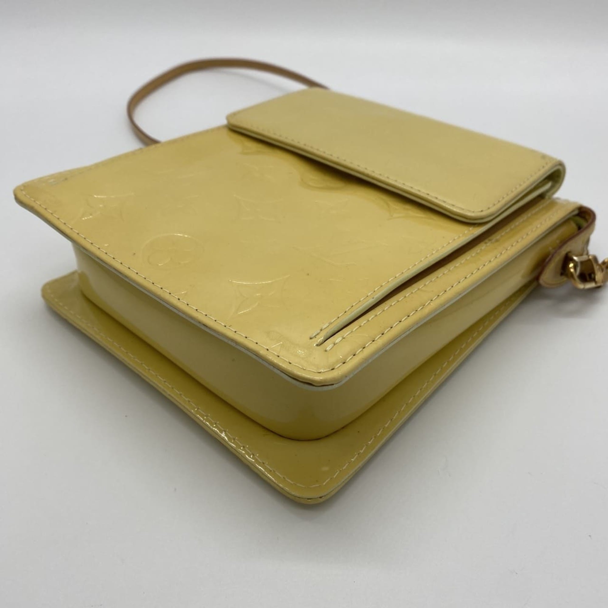 Louis Vuitton Yellow Monogram Vernis Pochette Shoulder Bag (Pre-Owned)