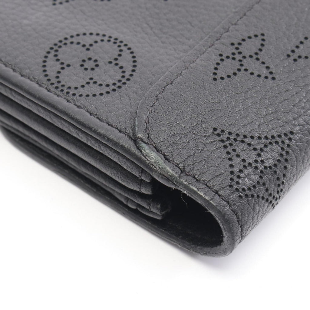 Louis Vuitton Black Noir Mahina Leather Leather Long Wallet (Bi-Fold) (Pre-Owned)