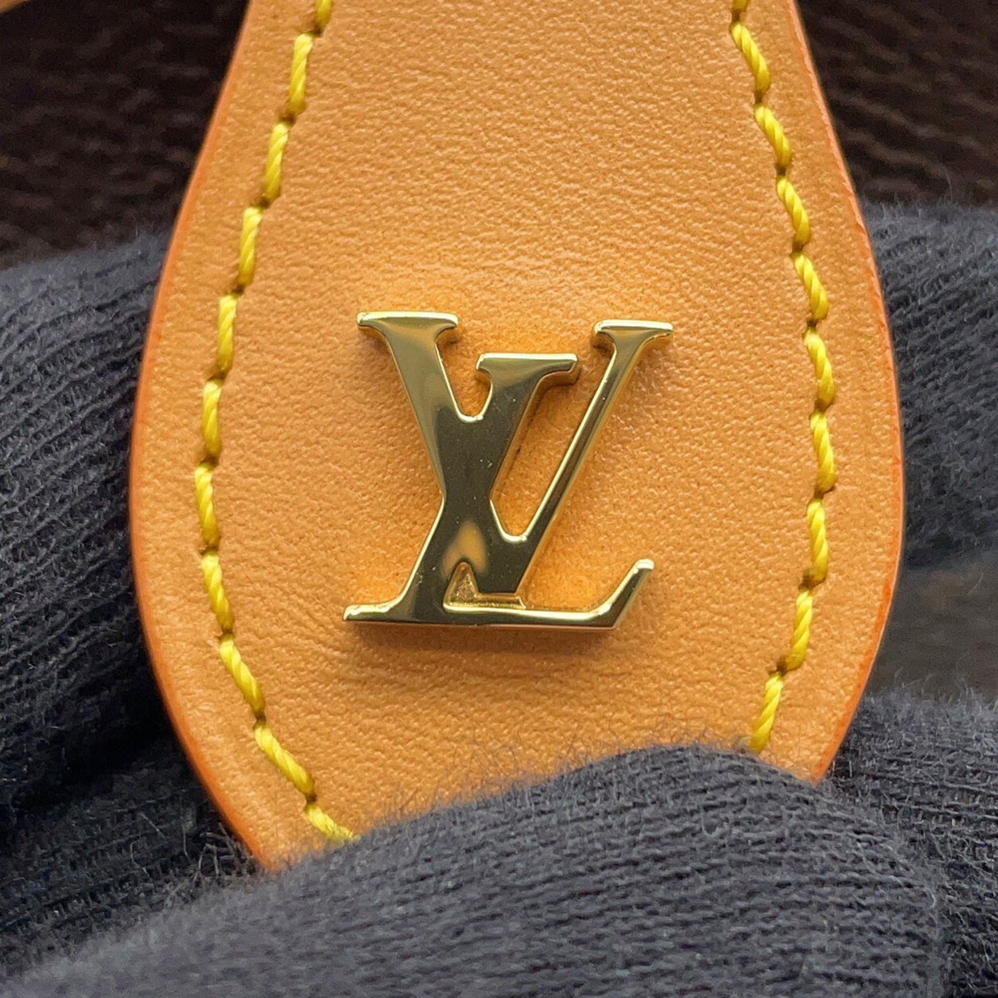 Louis Vuitton Brown Monogram Monogram Pouch Shoulder Bag (Pre-Owned)