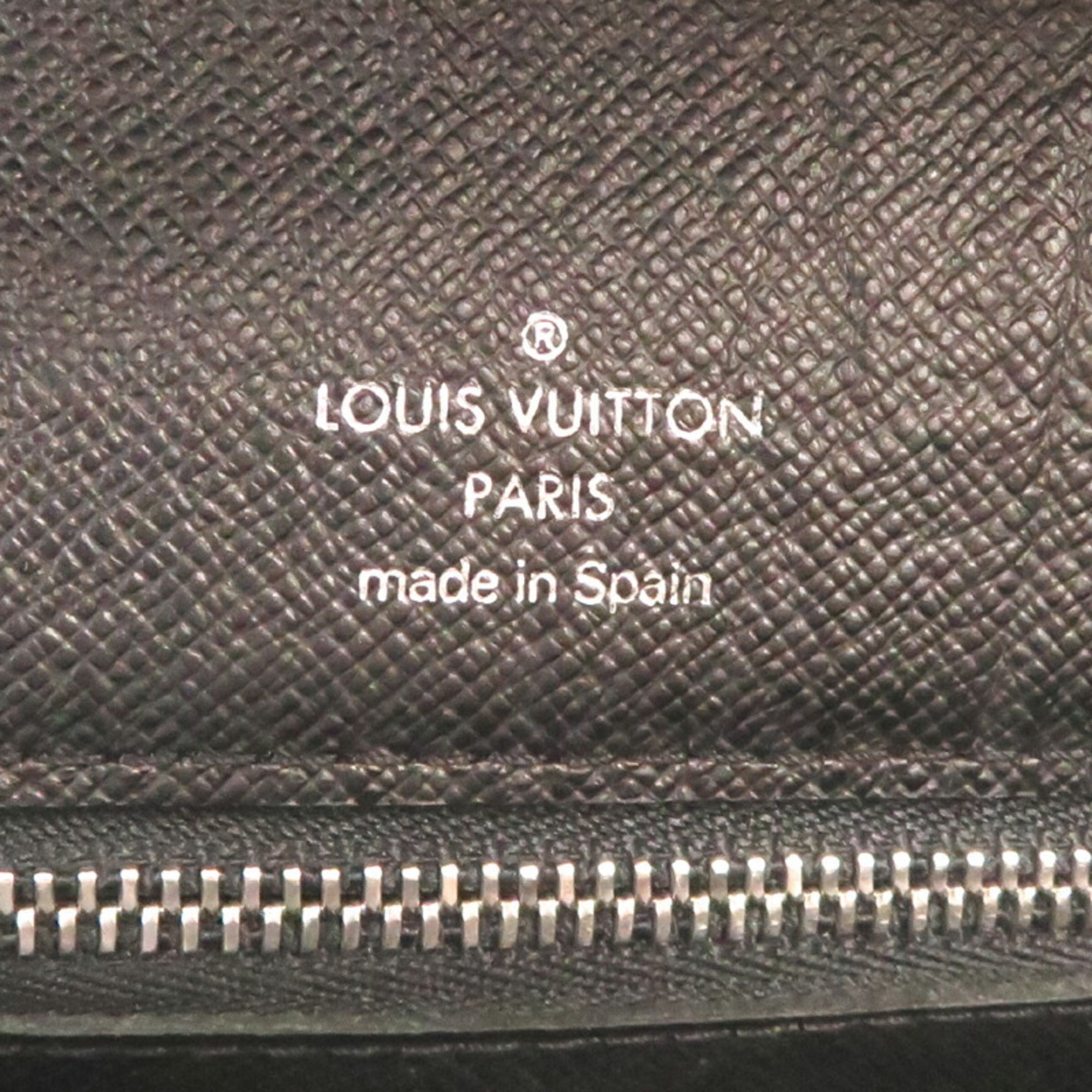 Louis Vuitton Taiga Ardoise Black Galle Taiga Leather Clutch Bag (Pre-Owned)