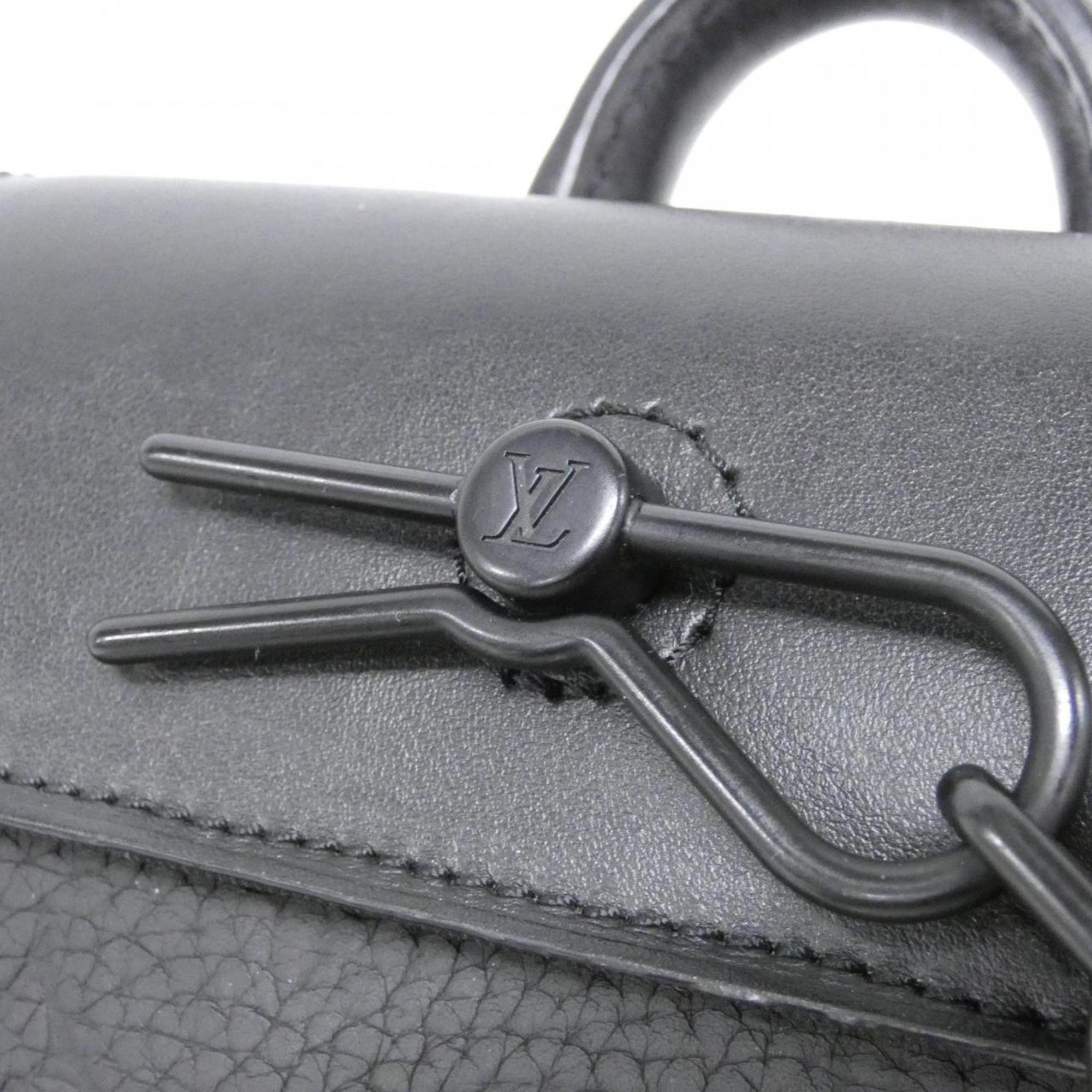 Louis Vuitton Black Leather Shoulder Bag (Pre-Owned)