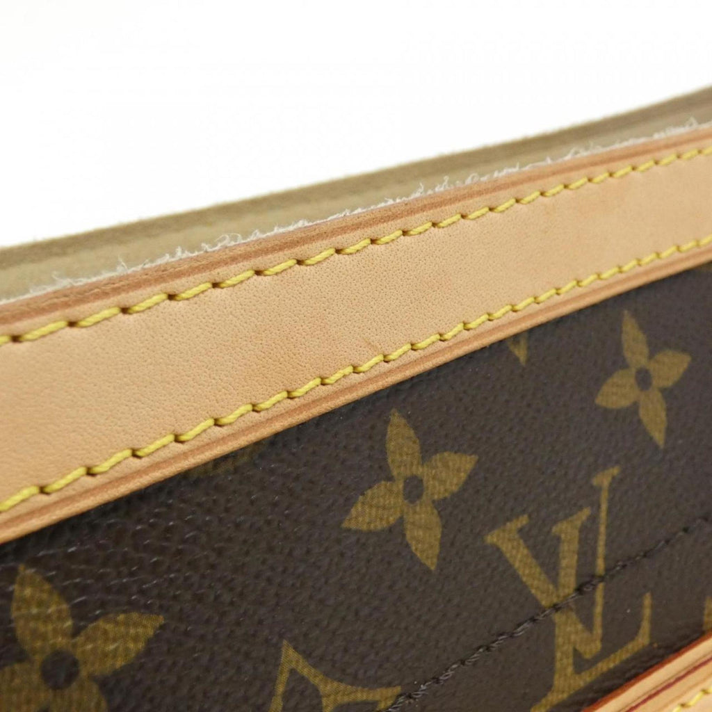 Louis Vuitton Marron Coated Canvas Shoulder Bag (Pre-Owned)