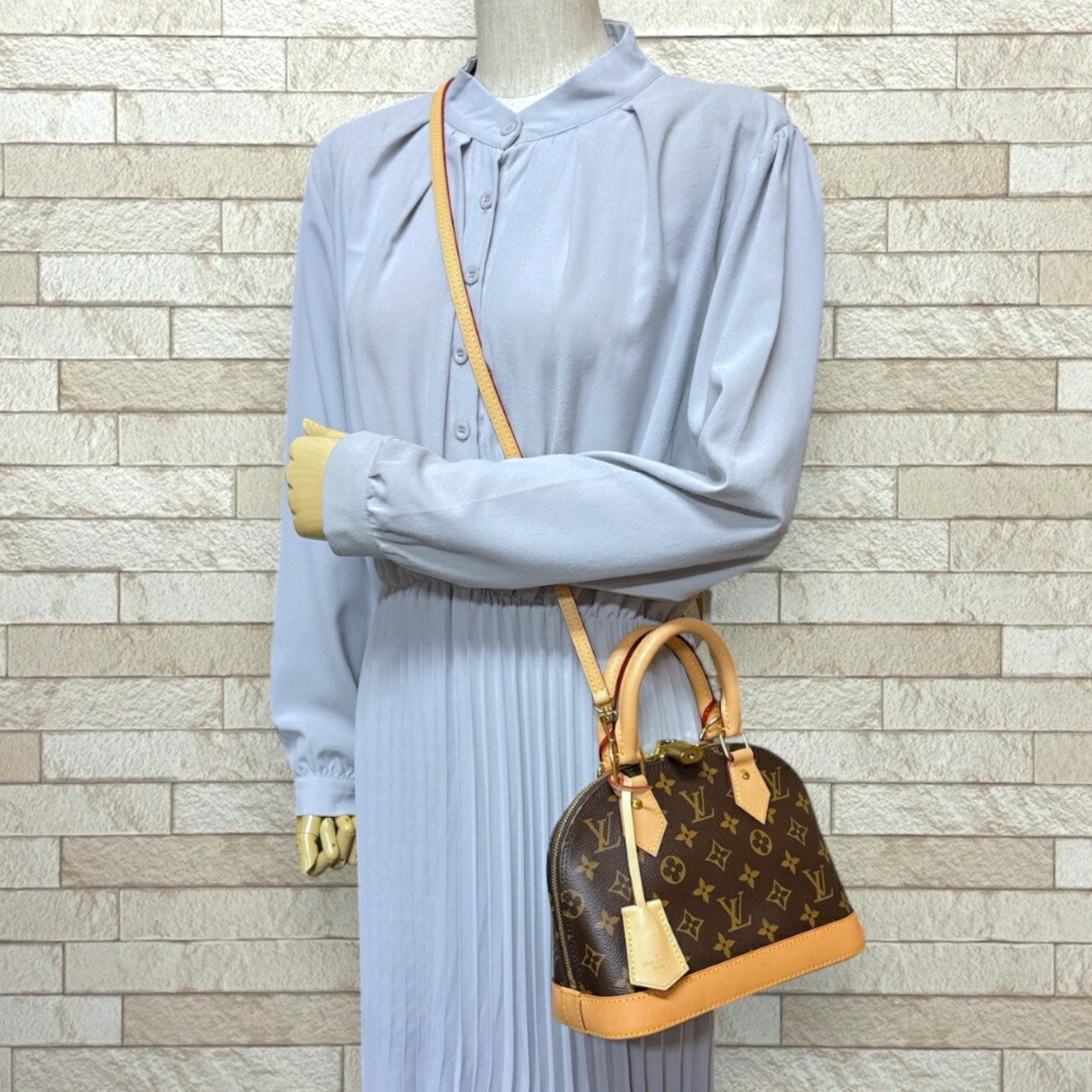 Louis Vuitton Brown Monogram Canvas Shoulder Bag (Pre-Owned)