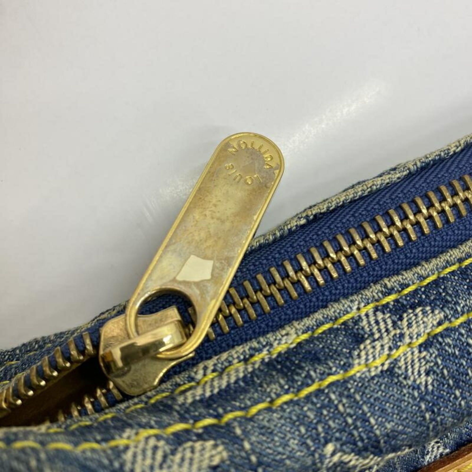 Louis Vuitton Blue Denim Shoulder Bag (Pre-Owned)