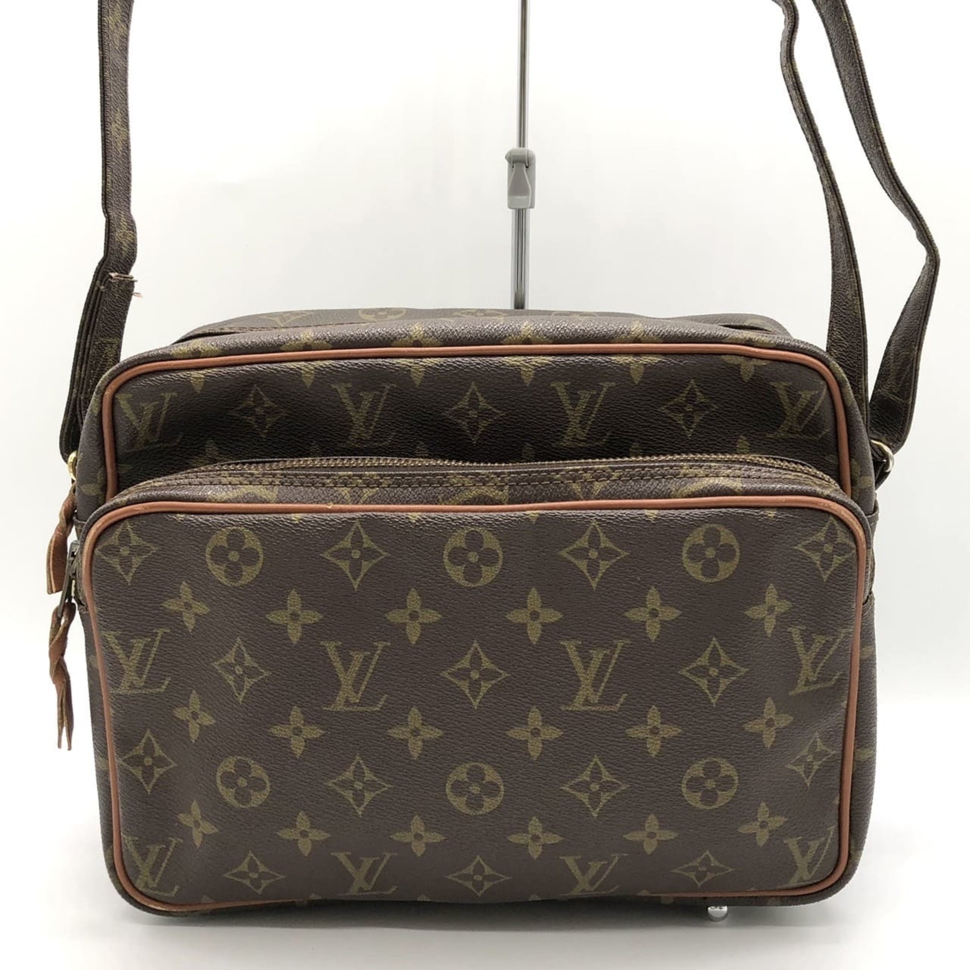 Louis Vuitton Brown Monogram Canvas Shoulder Bag (Pre-Owned)