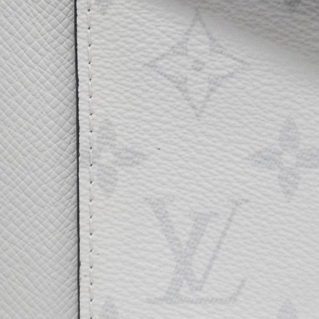 Louis Vuitton White Coated Canvas Shoulder Bag (Pre-Owned)