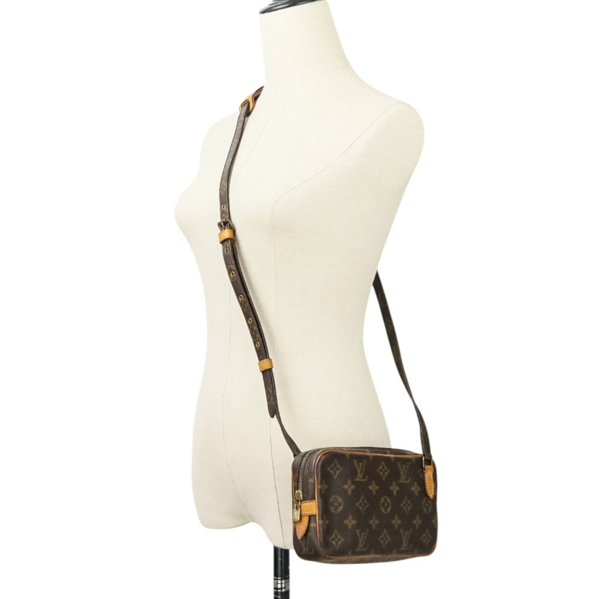 Louis Vuitton Brown Pochette (Pre-Owned)