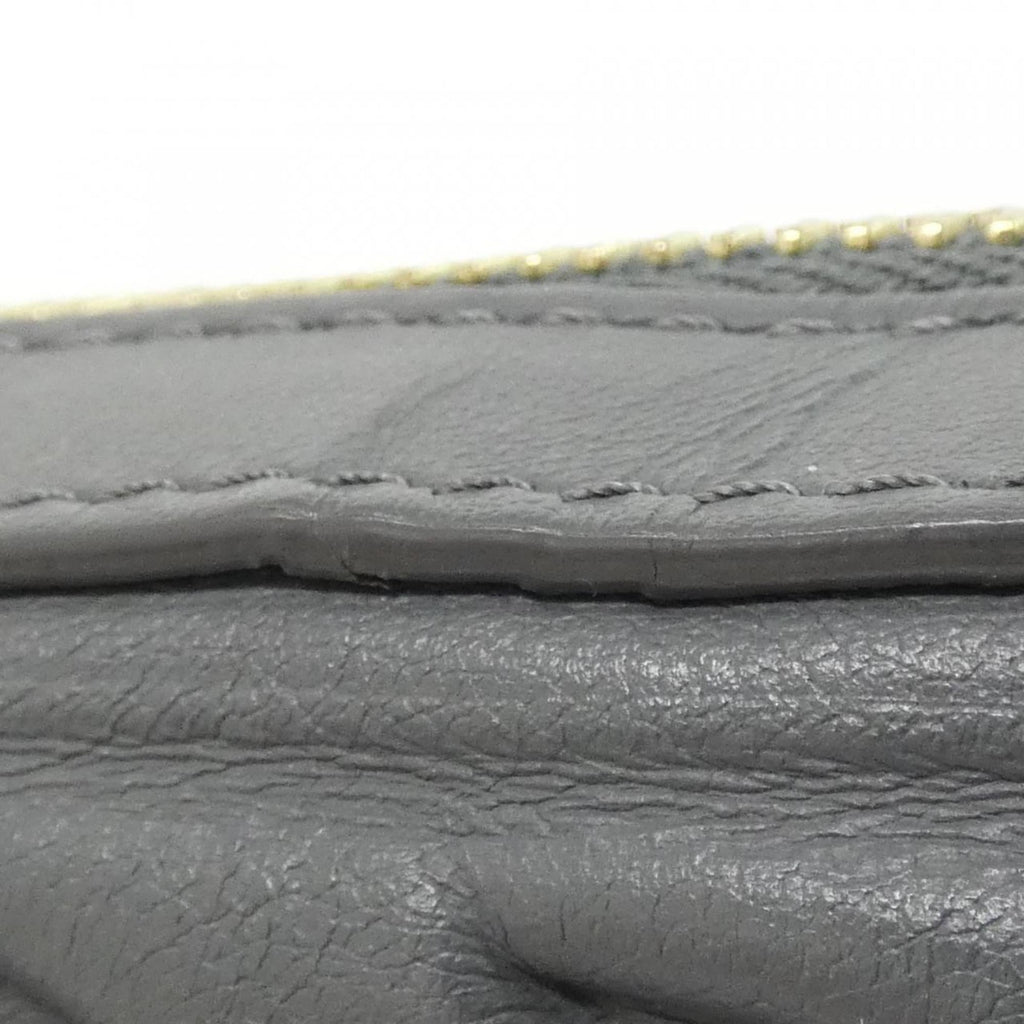 Louis Vuitton Gold Leather Shoulder Bag (Pre-Owned)