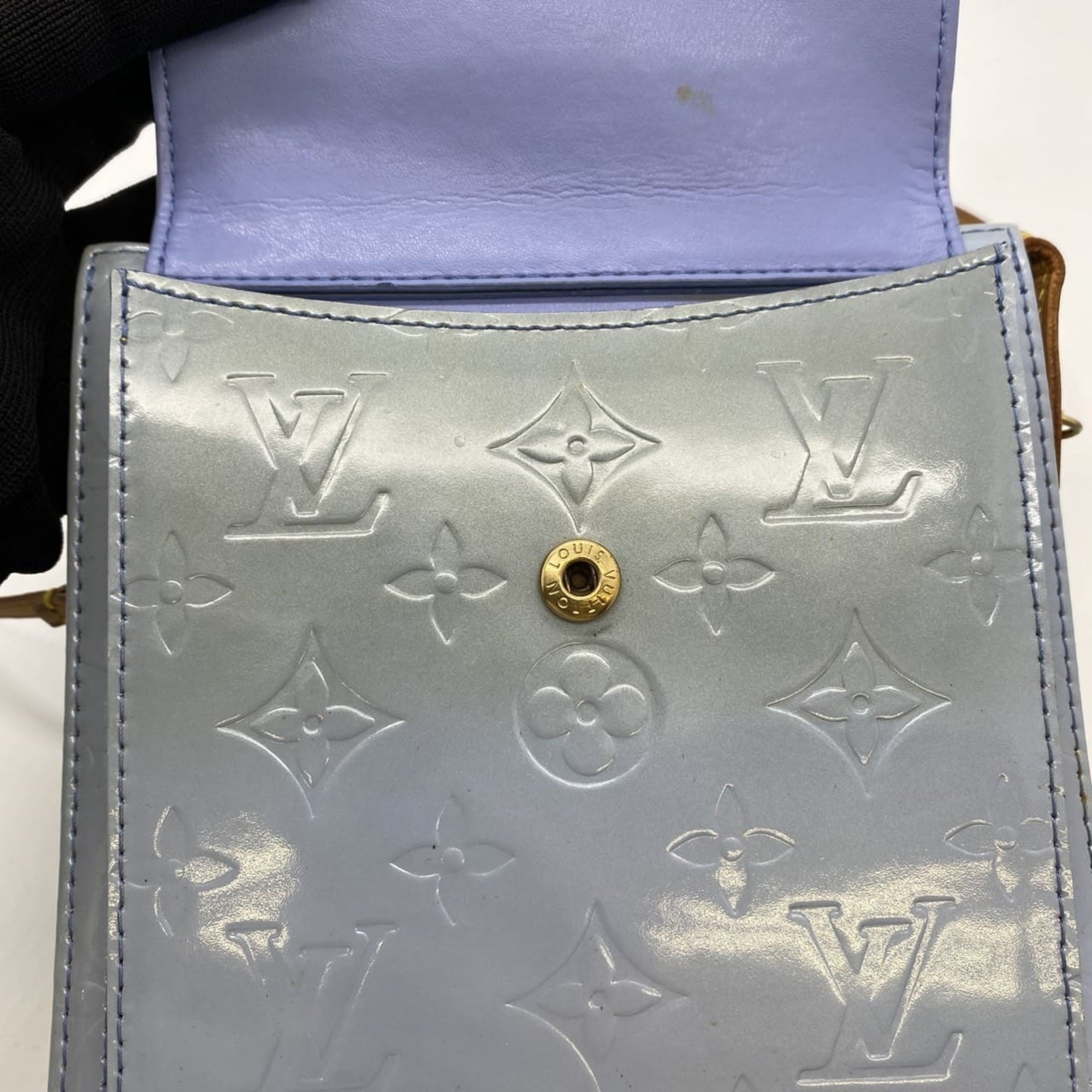Louis Vuitton Blue Monogram Vernis Pochette Shoulder Bag (Pre-Owned)
