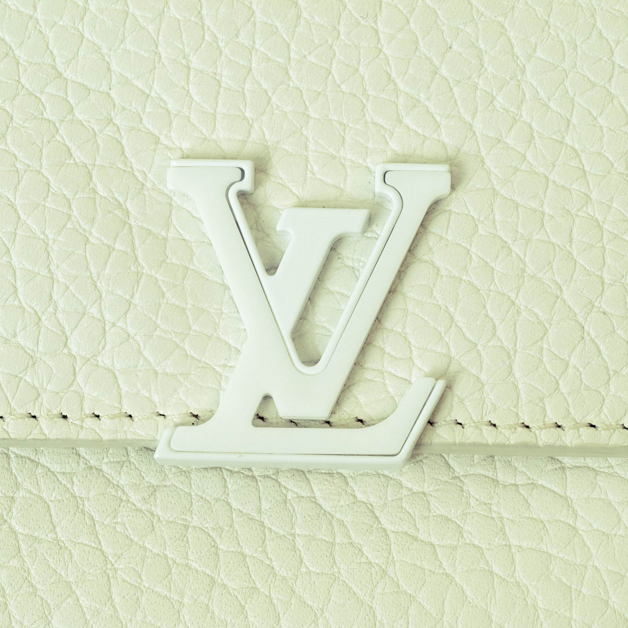 Louis Vuitton Leather Wallet (Tri-Fold) (Pre-Owned)