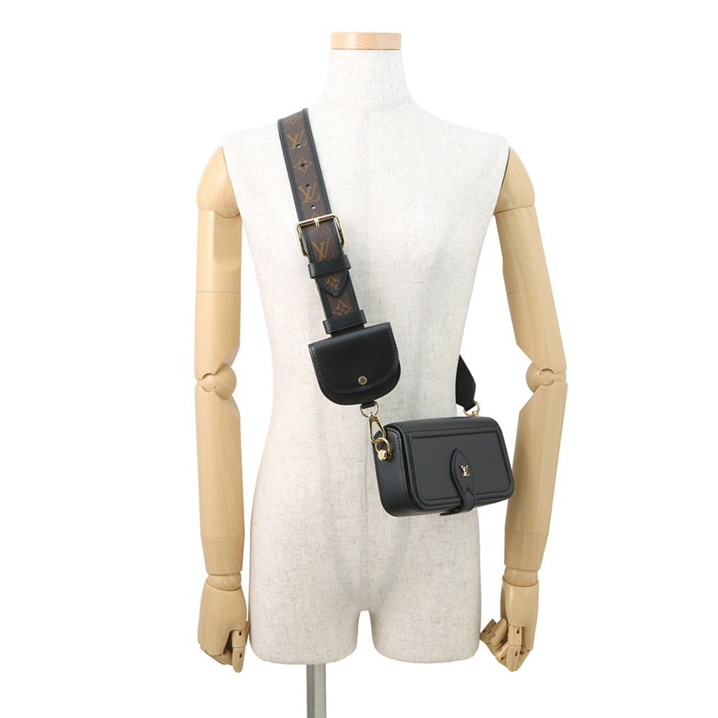 Louis Vuitton Noir Leather Shoulder Bag (Pre-Owned)