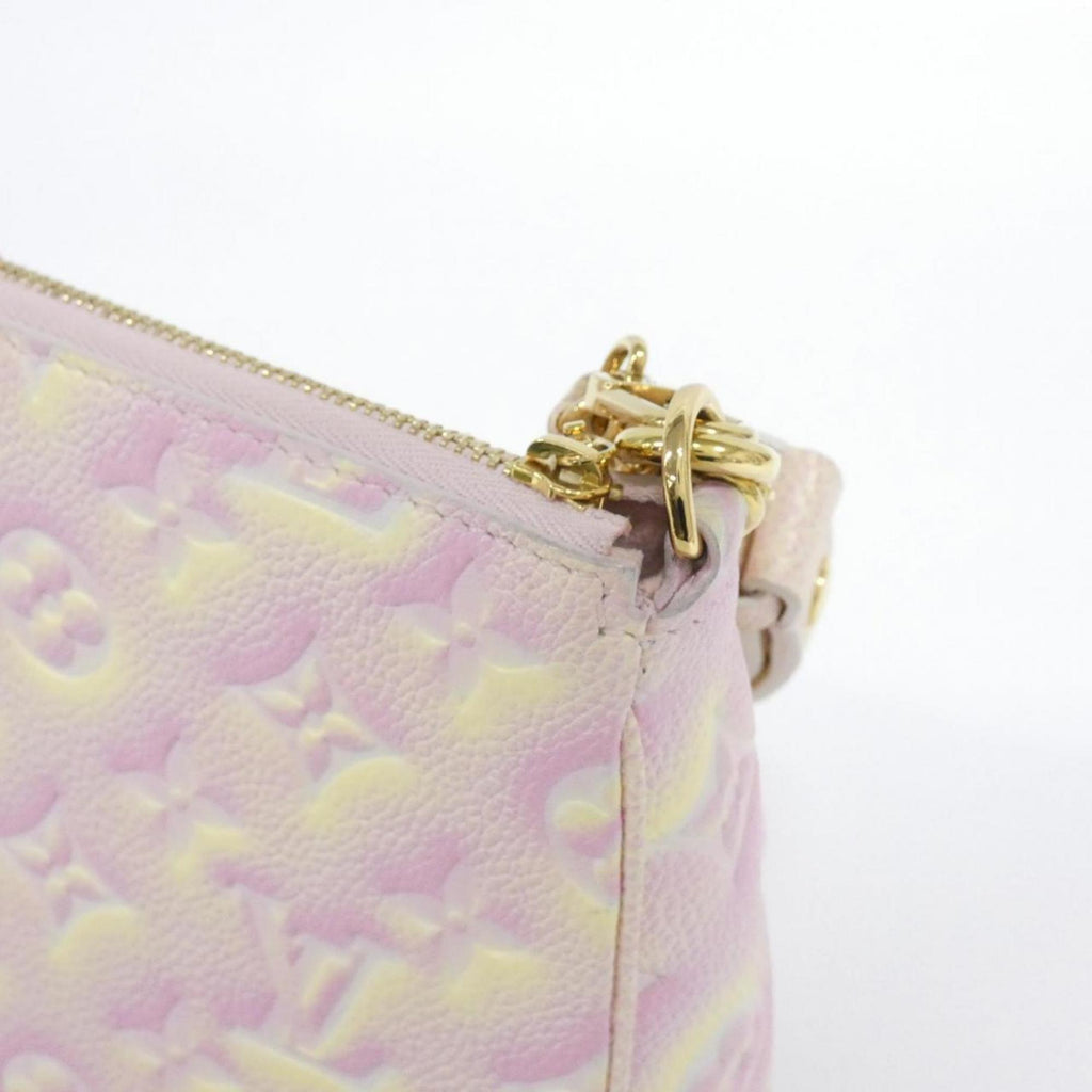 Louis Vuitton Light Pink Leather Pochette Shoulder Bag (Pre-Owned)