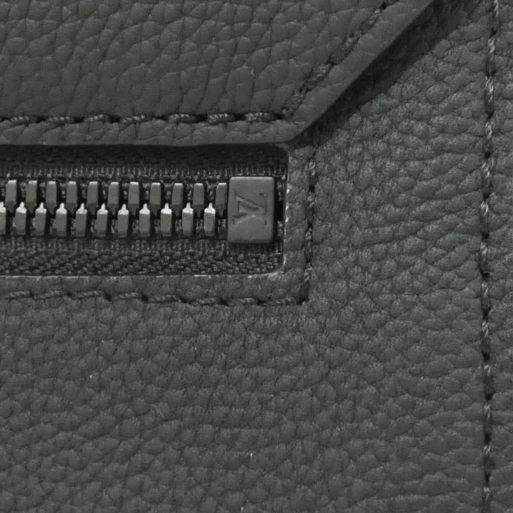 Louis Vuitton Black Leather Shoulder Bag (Pre-Owned)