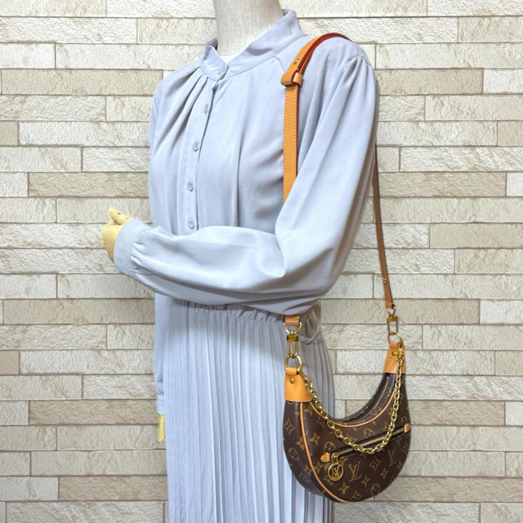Louis Vuitton Brown Monogram Canvas Shoulder Bag (Pre-Owned)