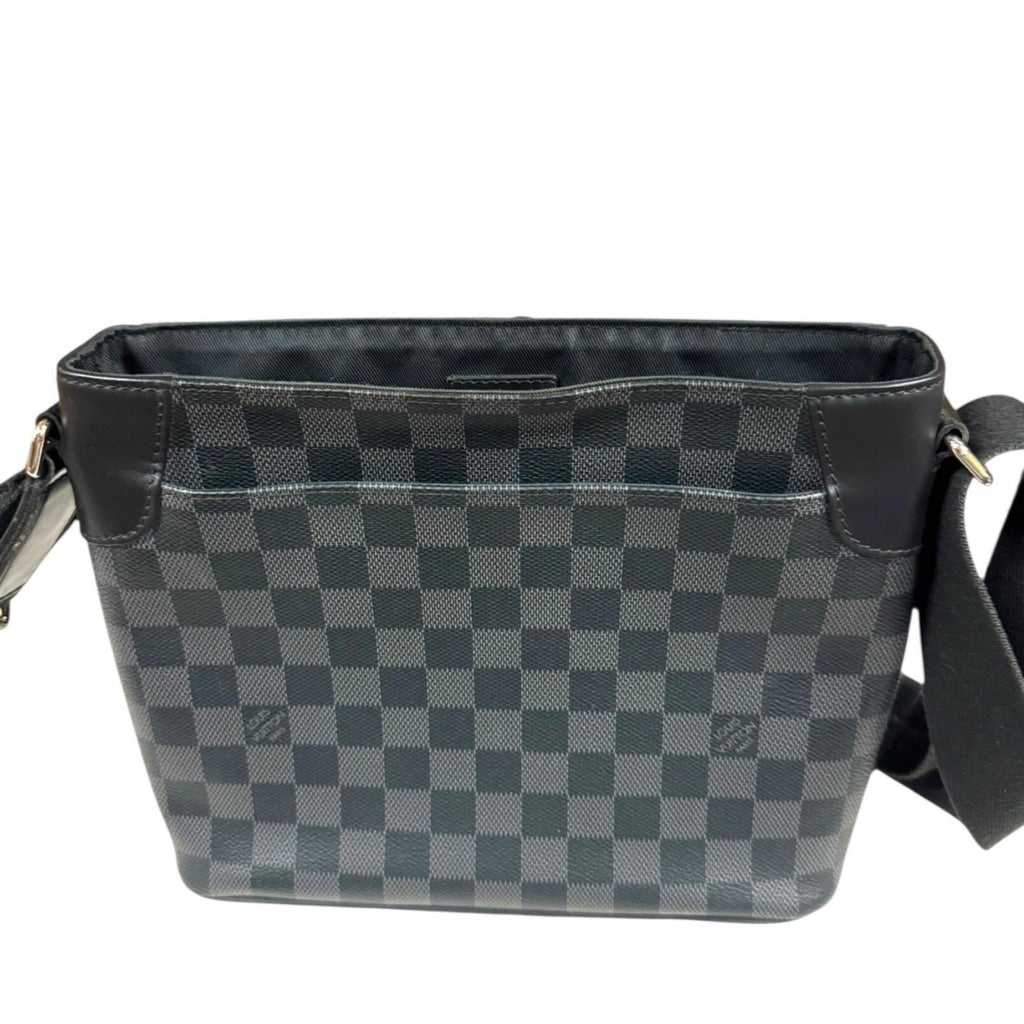 Louis Vuitton Black Gray Or Damier Graphite Shoulder Bag (Pre-Owned)