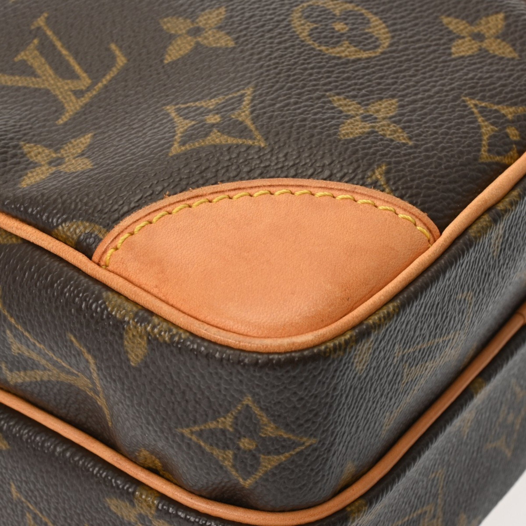 Louis Vuitton Brown Monogram Monogram Shoulder Bag (Pre-Owned)