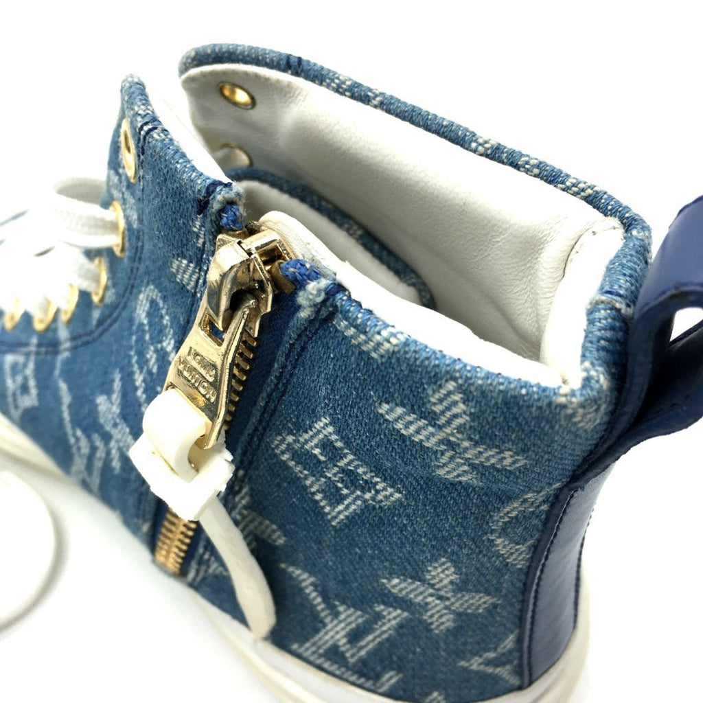 Louis Vuitton Blue White Sneakers (Pre-Owned)