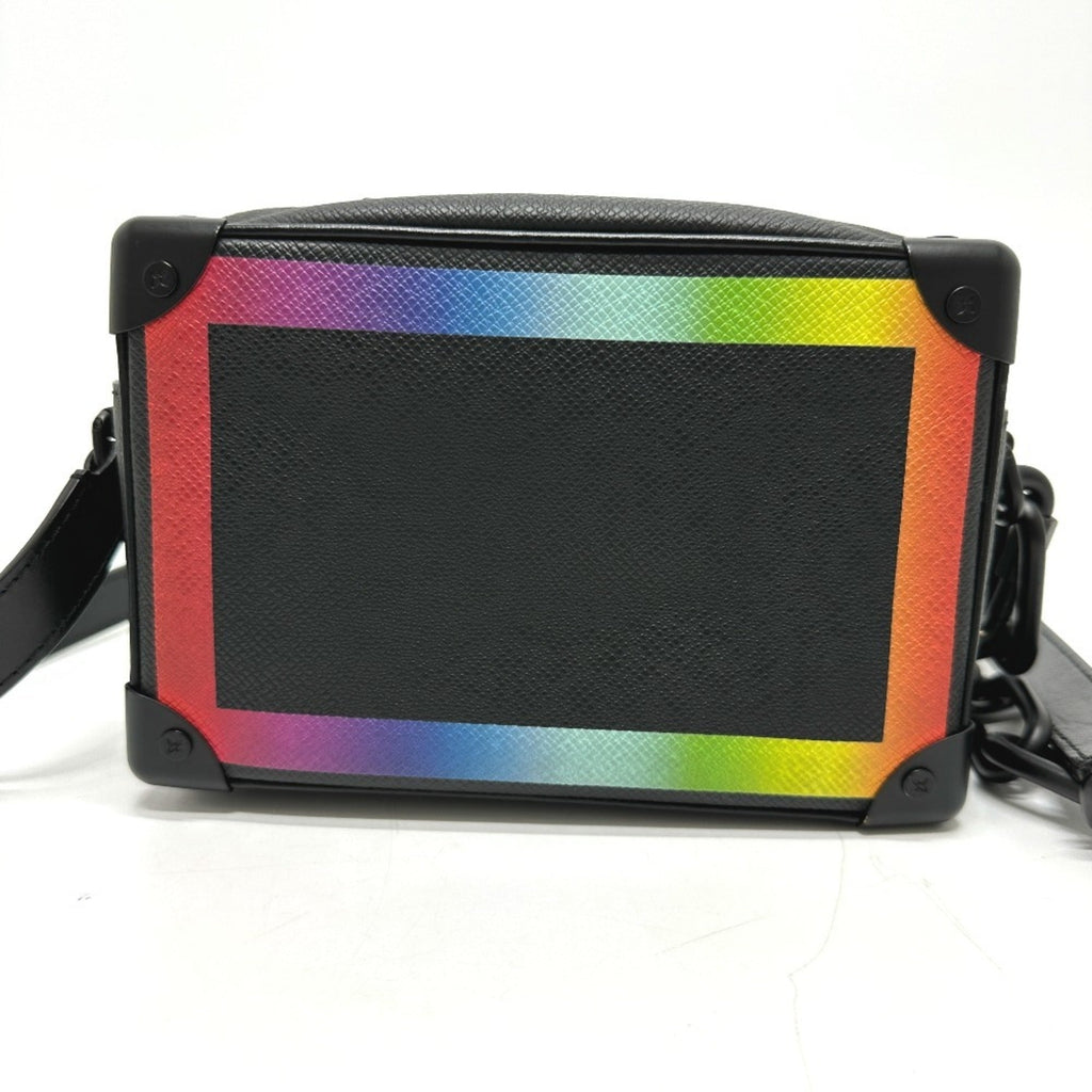 Louis Vuitton Taiga Black Taiga Leather Shoulder Bag (Pre-Owned)