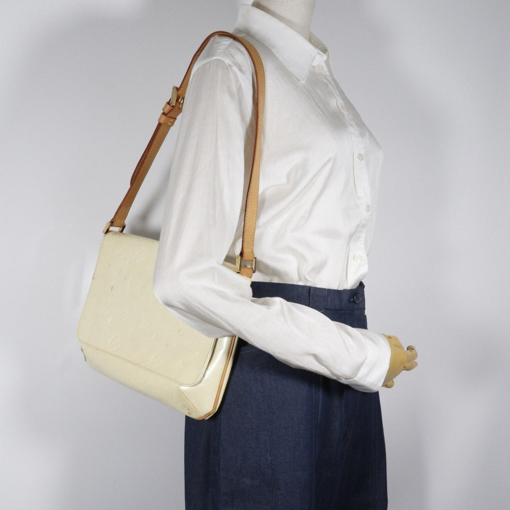 Louis Vuitton Off-White Pearl Monogram Vernis Shoulder Bag (Pre-Owned)