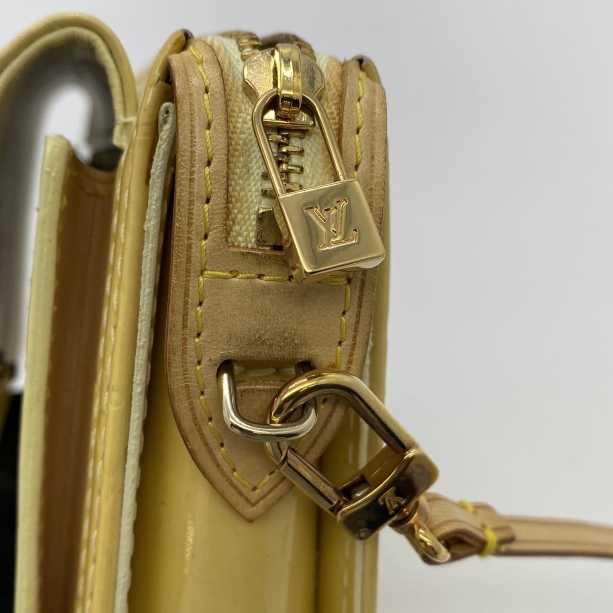 Louis Vuitton Yellow Monogram Vernis Pochette Shoulder Bag (Pre-Owned)