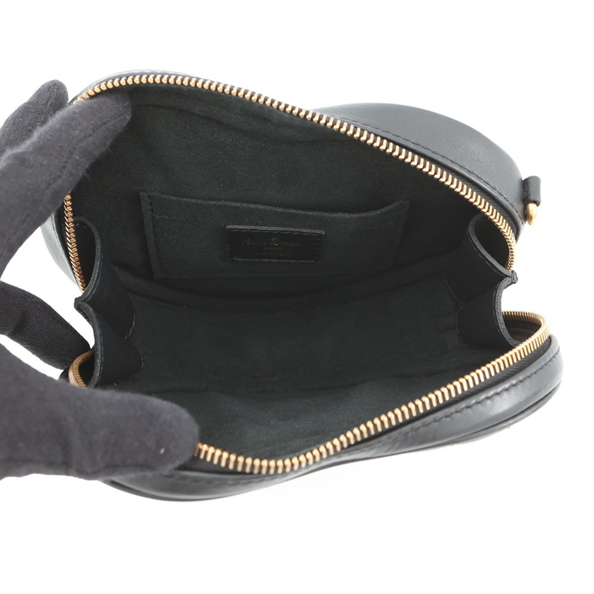 Louis Vuitton Noir Leather Shoulder Bag (Pre-Owned)