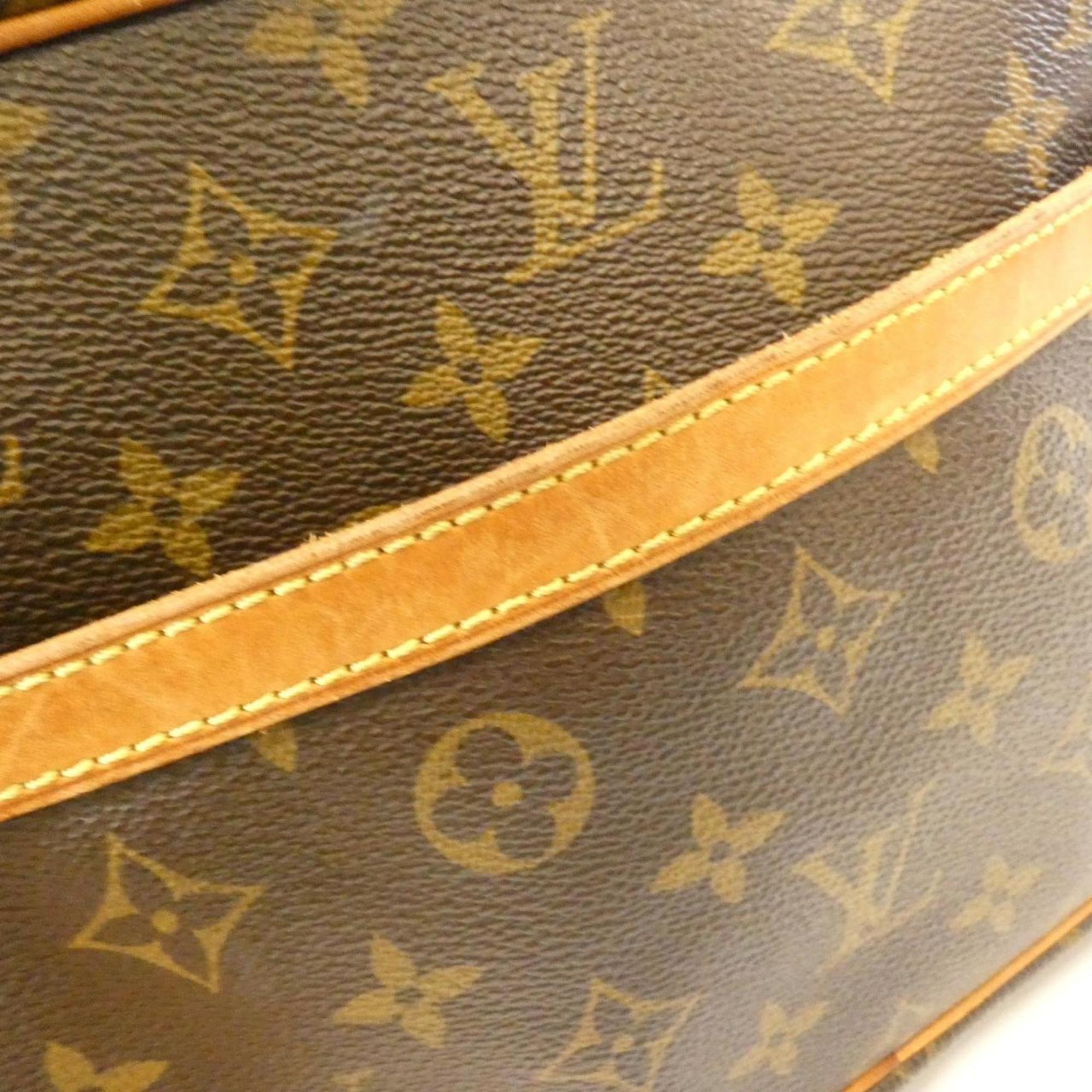 Louis Vuitton Marron Coated Canvas Shoulder Bag (Pre-Owned)