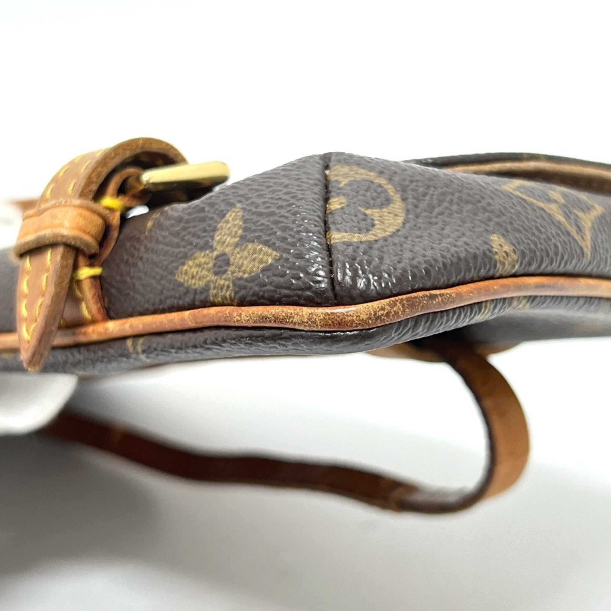 Louis Vuitton Brown Monogram Monogram Pochette Pouch Sling Bag (Pre-Owned)
