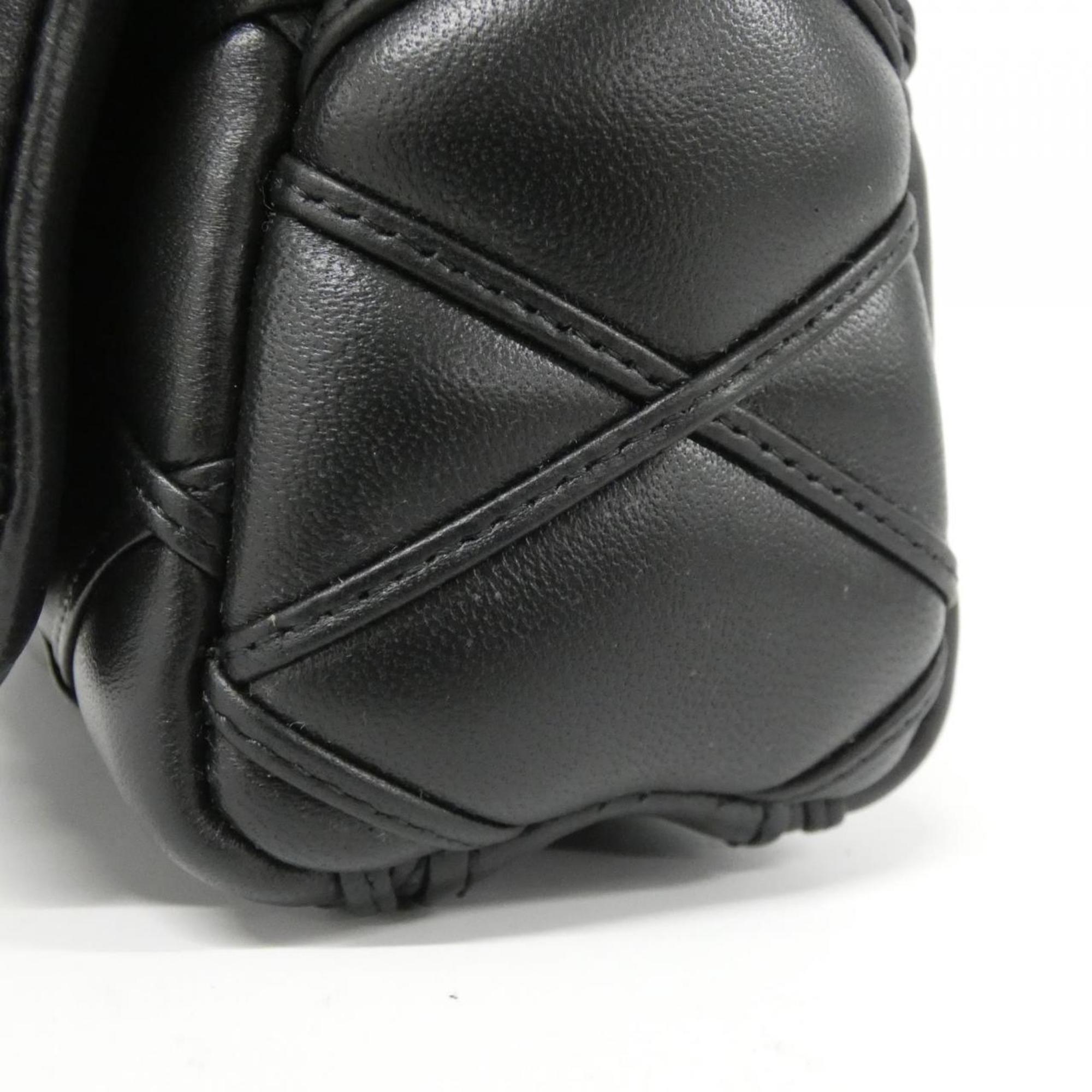 Louis Vuitton Black Leather Shoulder Bag (Pre-Owned)