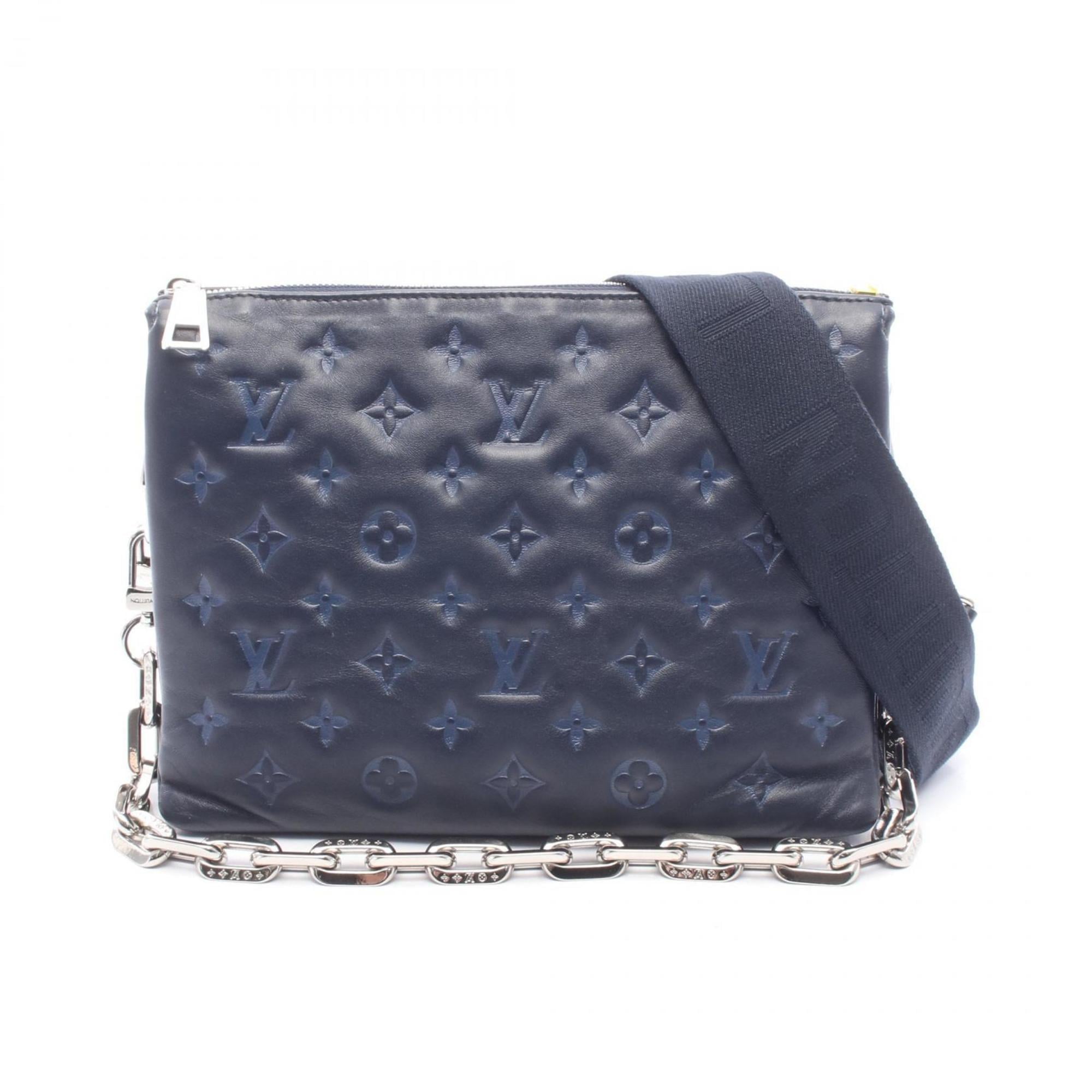 Louis Vuitton Navy Shoulder Bag (Pre-Owned)