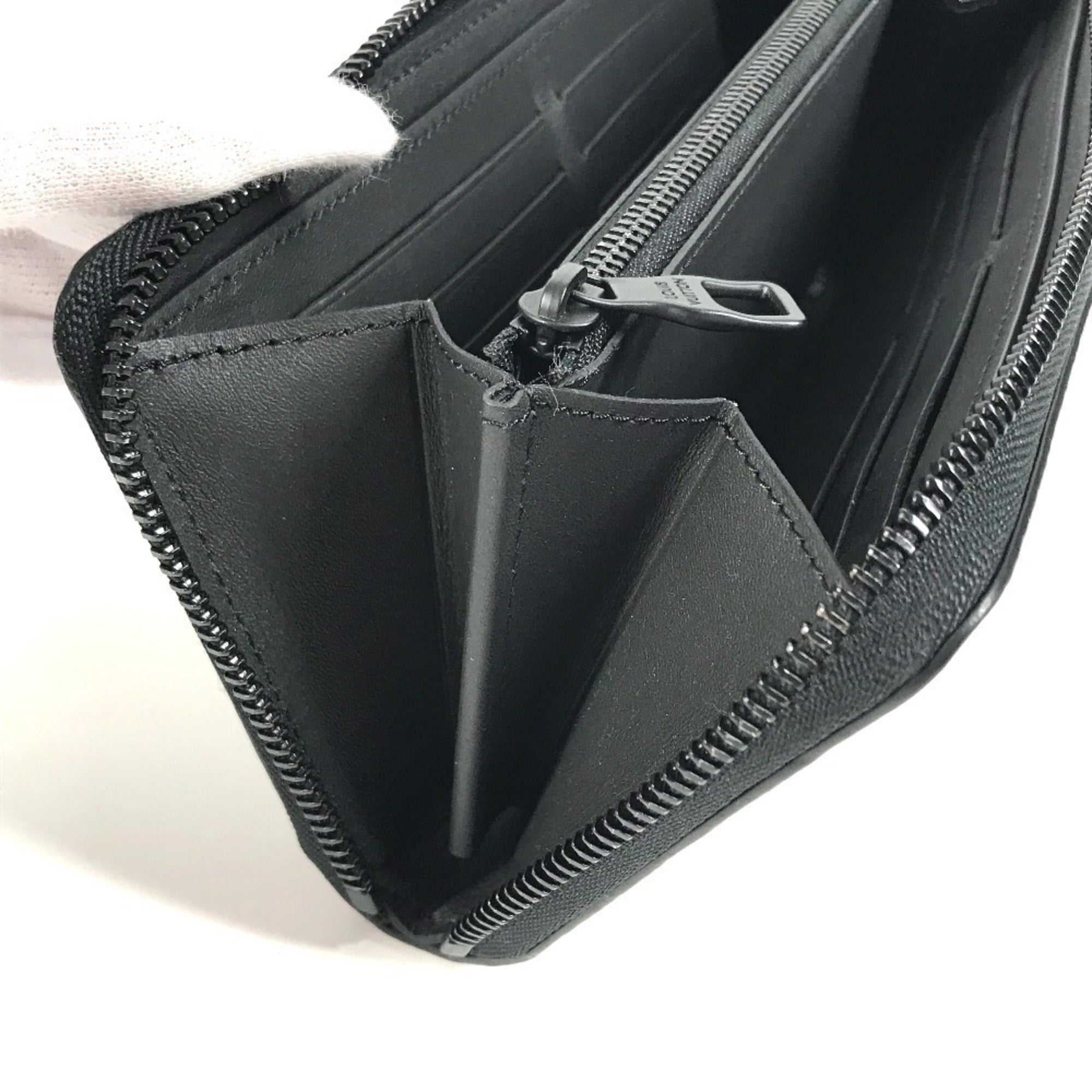 Louis Vuitton Black Noir Leather Long Wallet (Bi-Fold) (Pre-Owned)